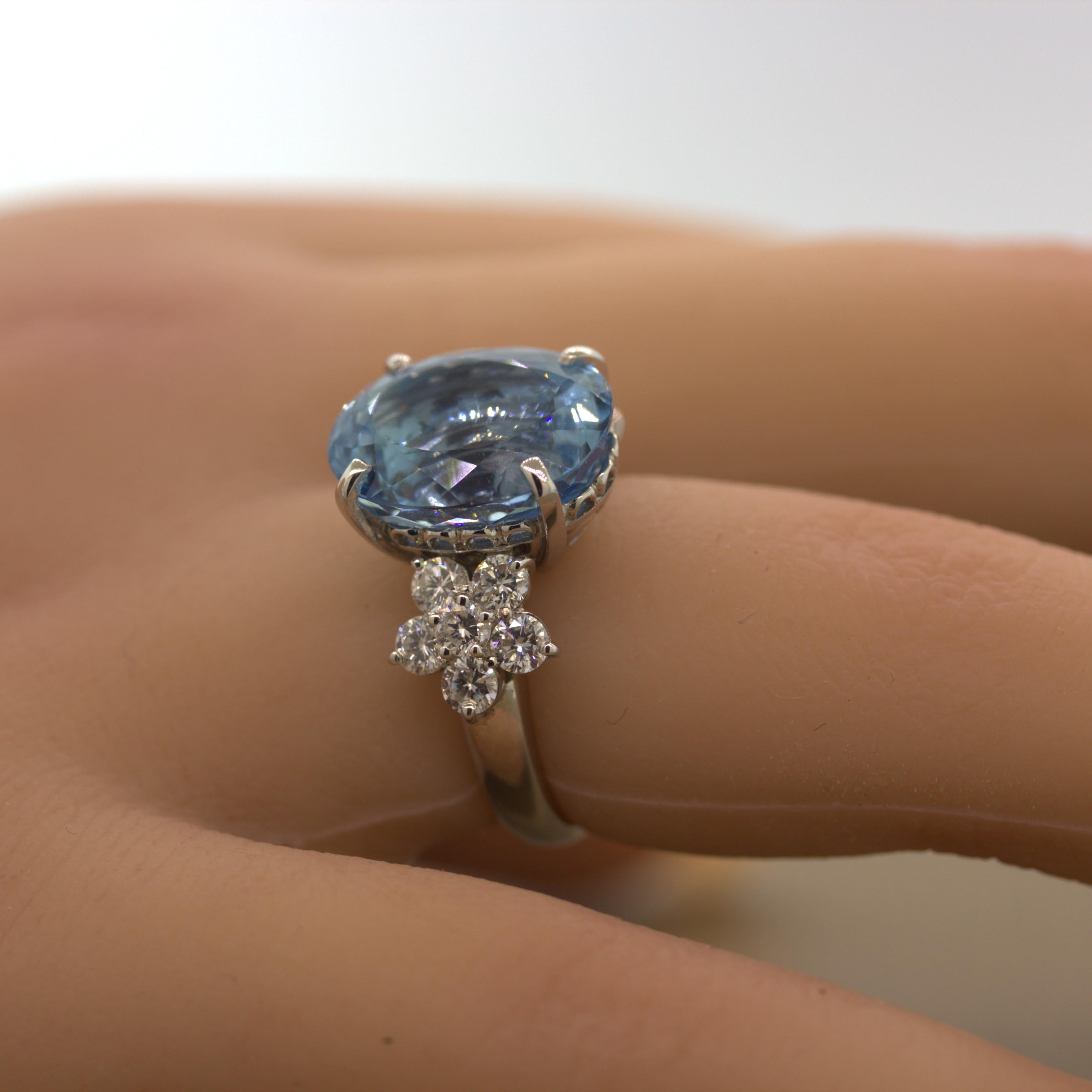 Women's Magnificent Aquamarine Diamond Platinum Ring For Sale