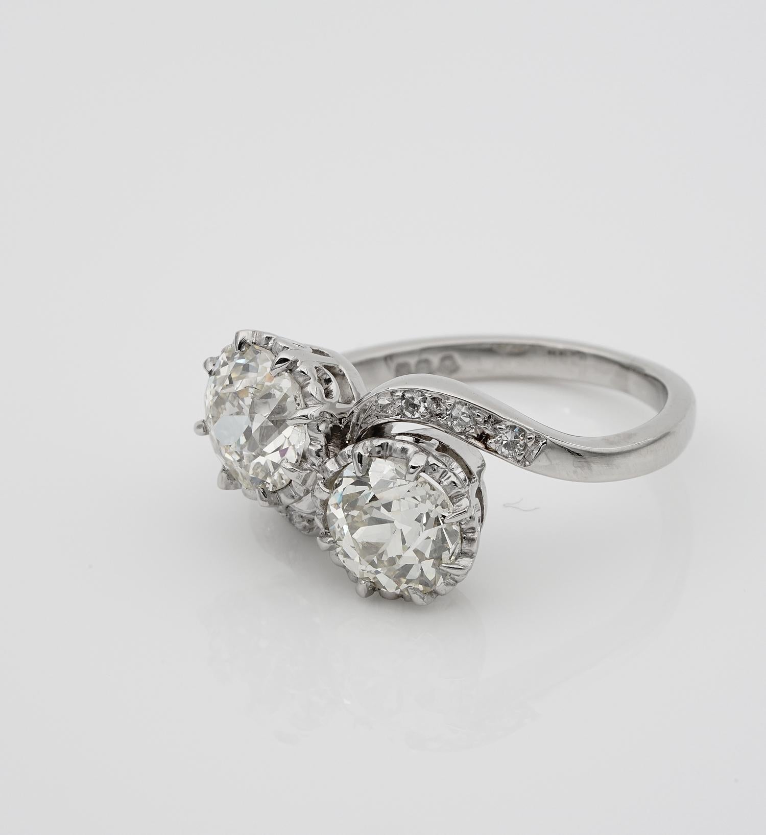 Women's Art Deco Style 2.45 Carat Diamond Twist Engagement Platinum Ring For Sale