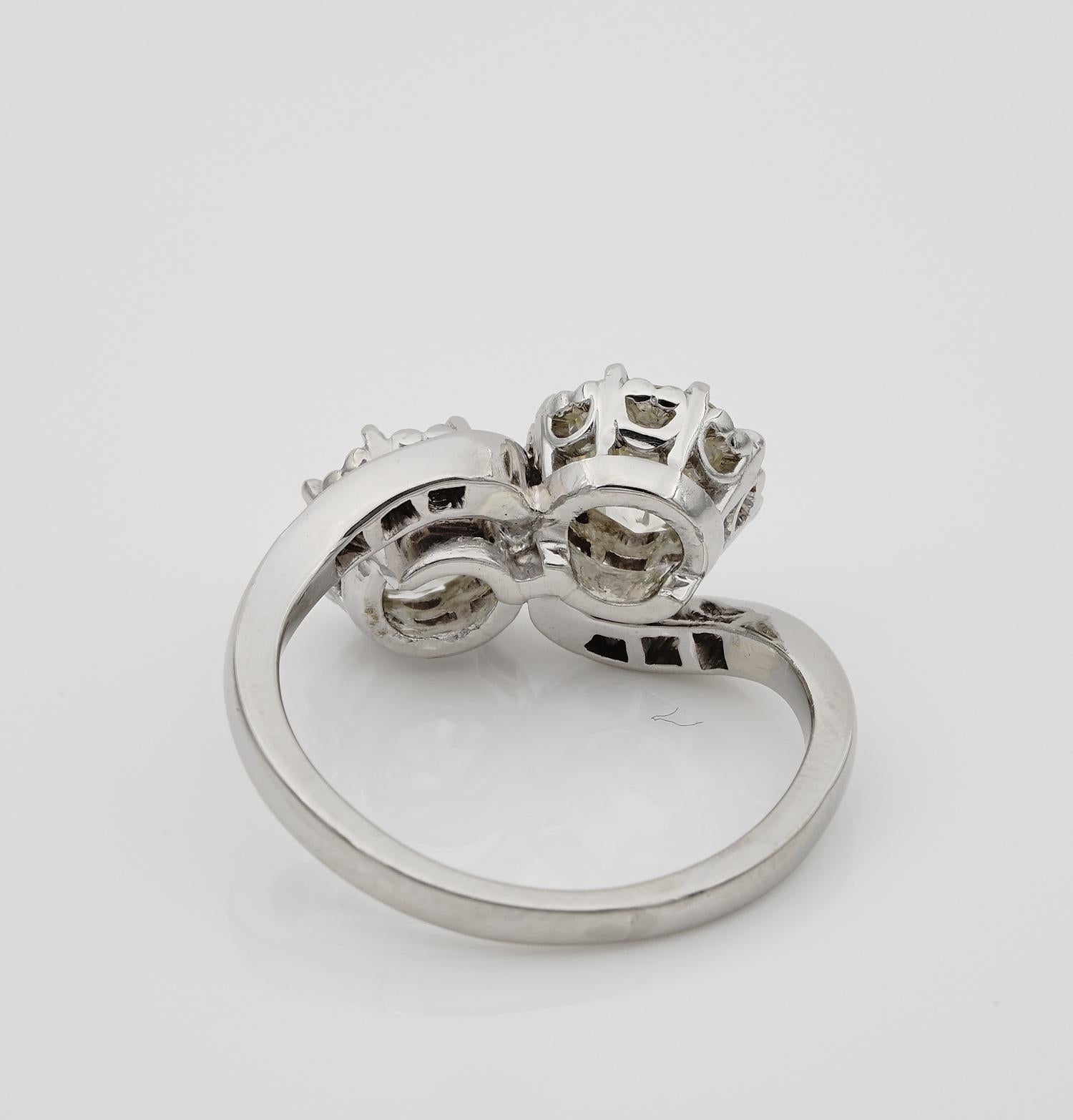 Art Deco Style 2.45 Carat Diamond Twist Engagement Platinum Ring For Sale 3