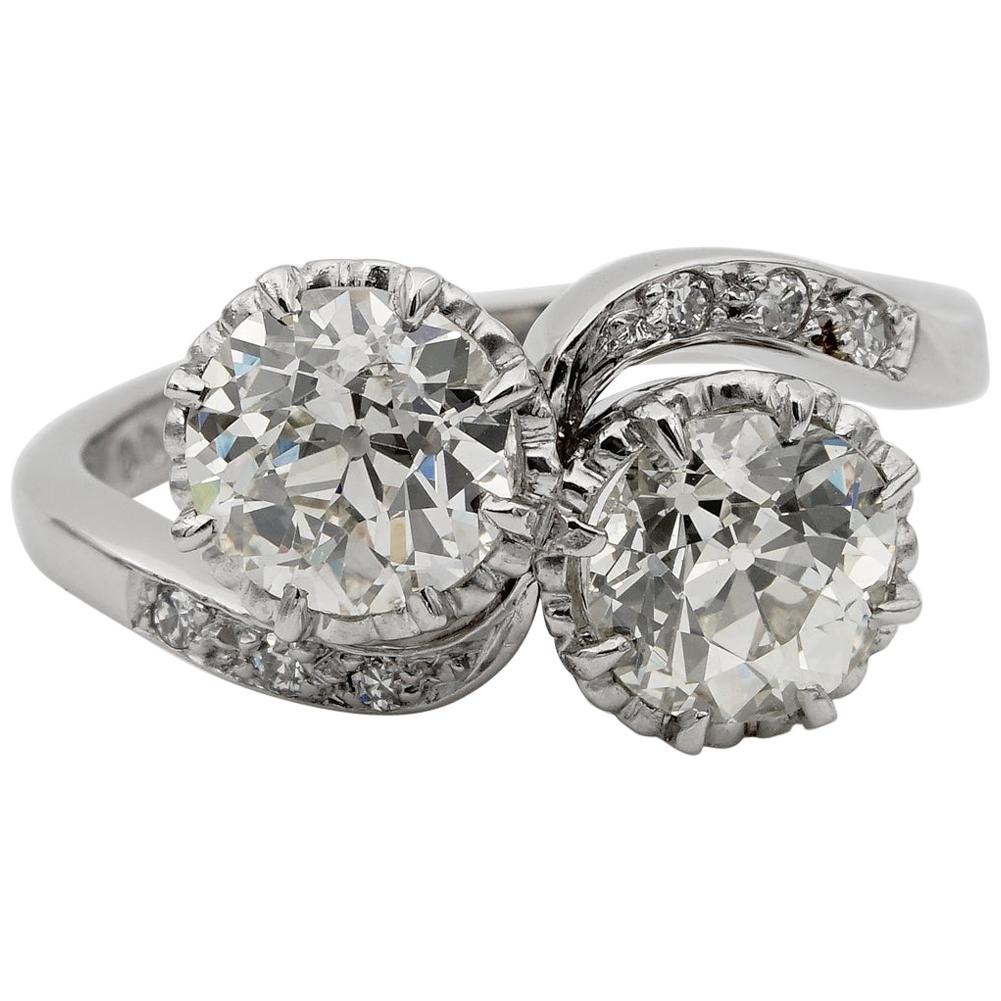 Art Deco Style 2.45 Carat Diamond Twist Engagement Platinum Ring For Sale