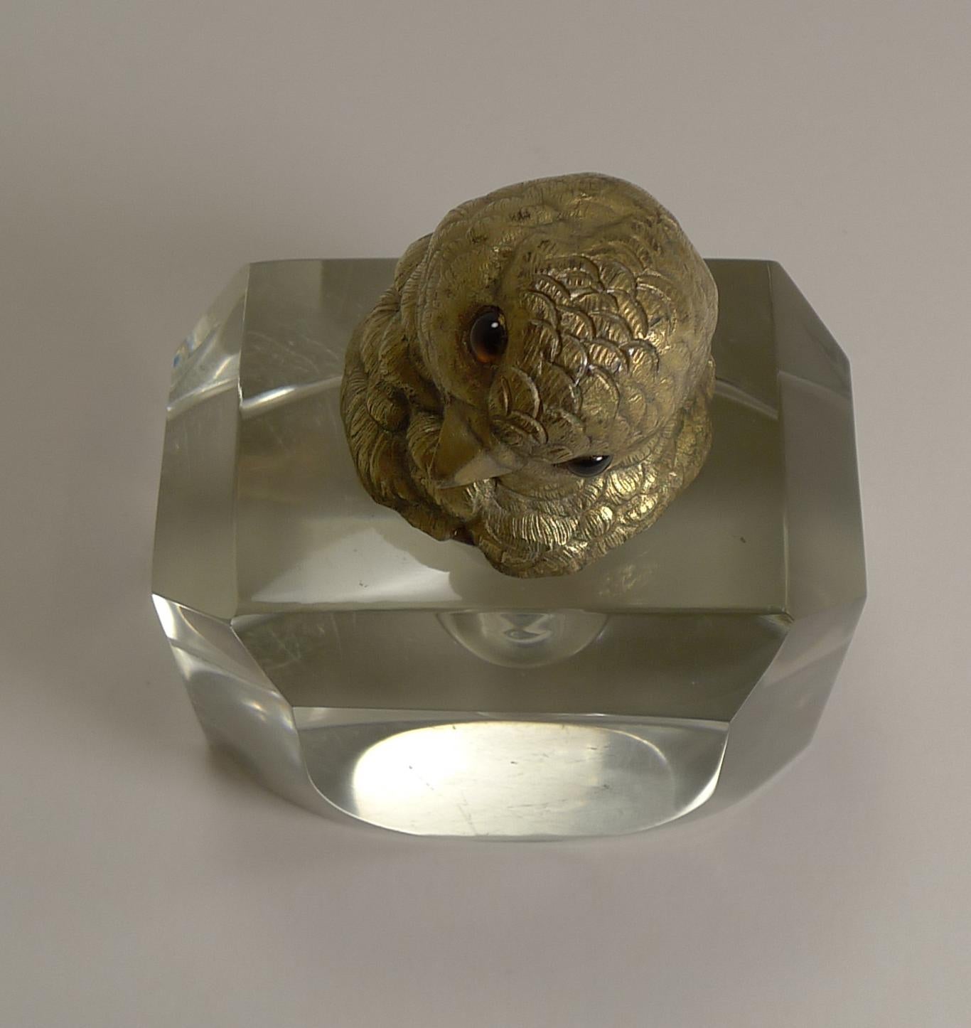 Prächtiges Art-déco-Tintenfass aus geschliffenem Kristall, figürlich, gegossen, vergoldete Bronze, Chick im Zustand „Gut“ im Angebot in Bath, GB