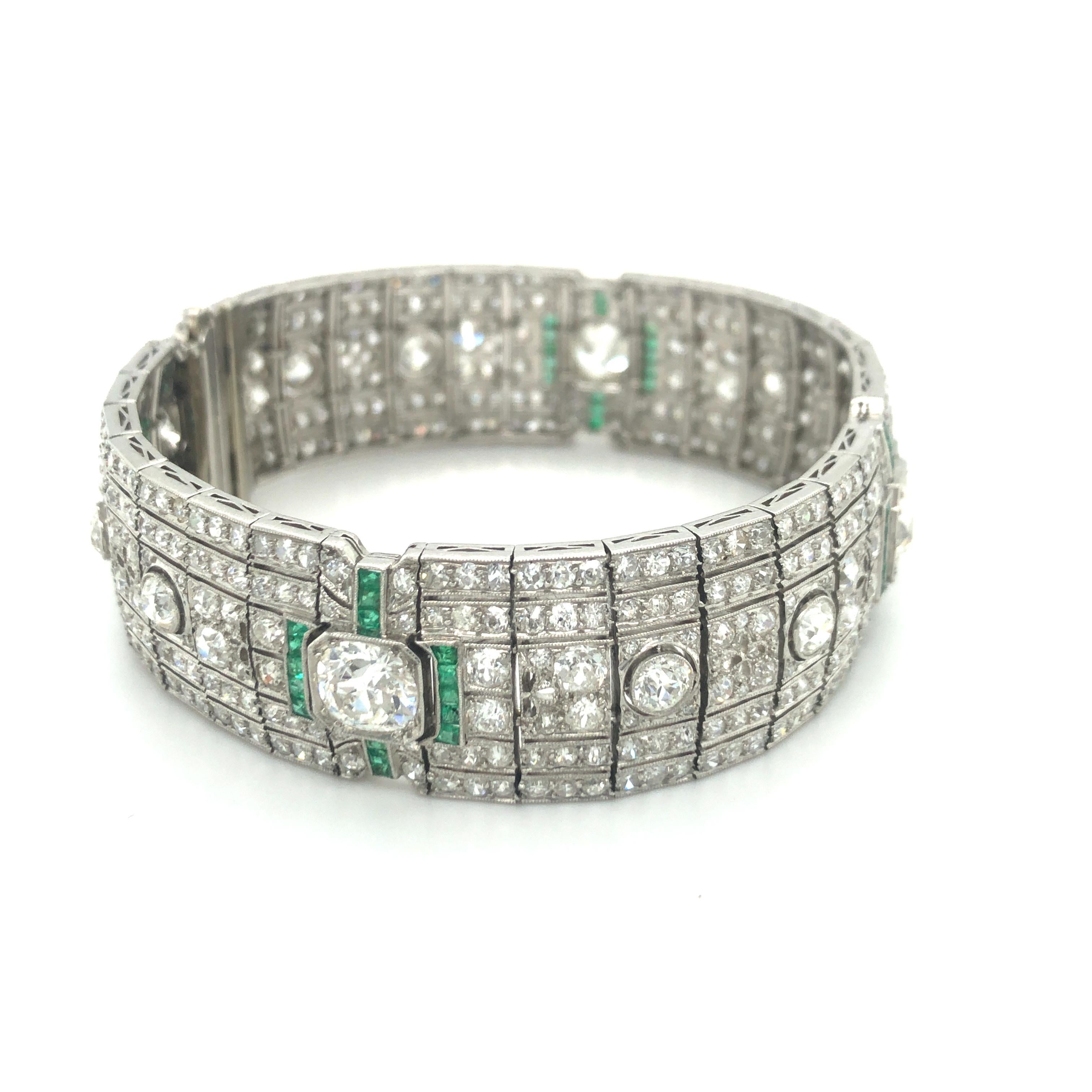 Women's or Men's  Art Deco Diamond and Emerald Bracelet in Platinum  For Sale