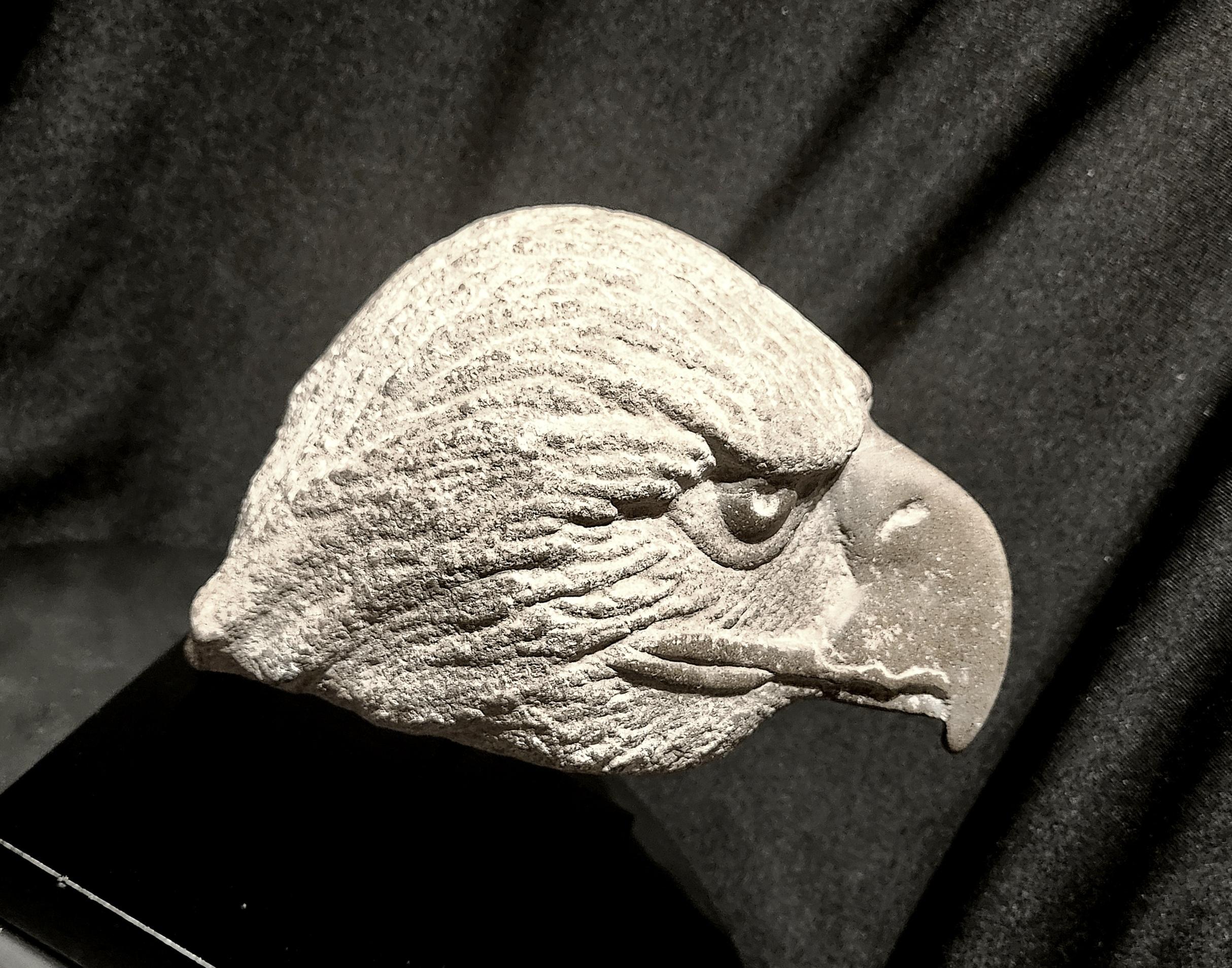 Mexican Magnificent Aztec Eagle Head with pre-1970 UNESCO-compliant provenance For Sale