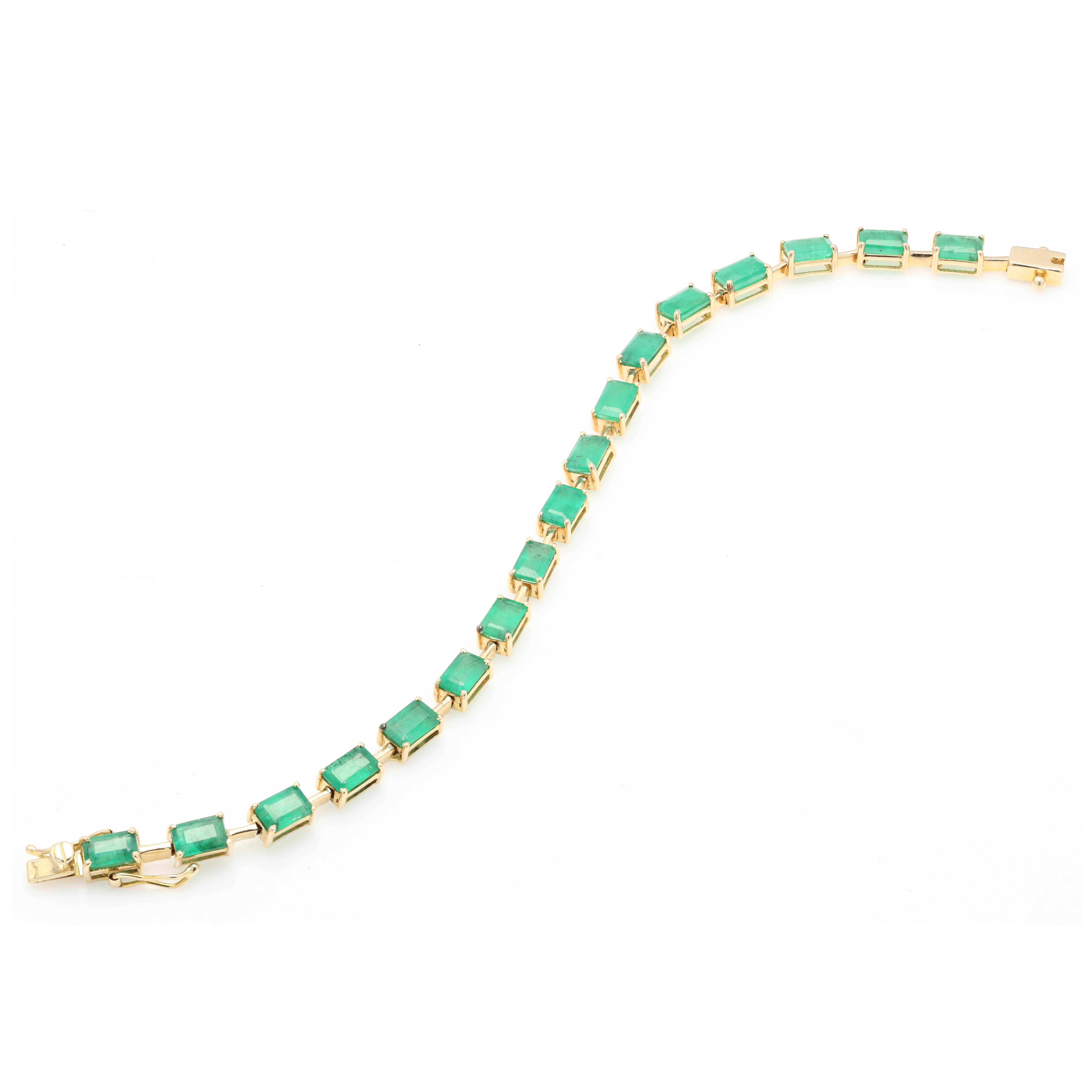 Natural emerald tennis bracelet in 14K Gold. It has a perfect baguette cut emerald to make you stand out on any occasion or an event.
A tennis bracelet is an essential piece of jewelry when it comes to your wedding day. The sleek and elegant style