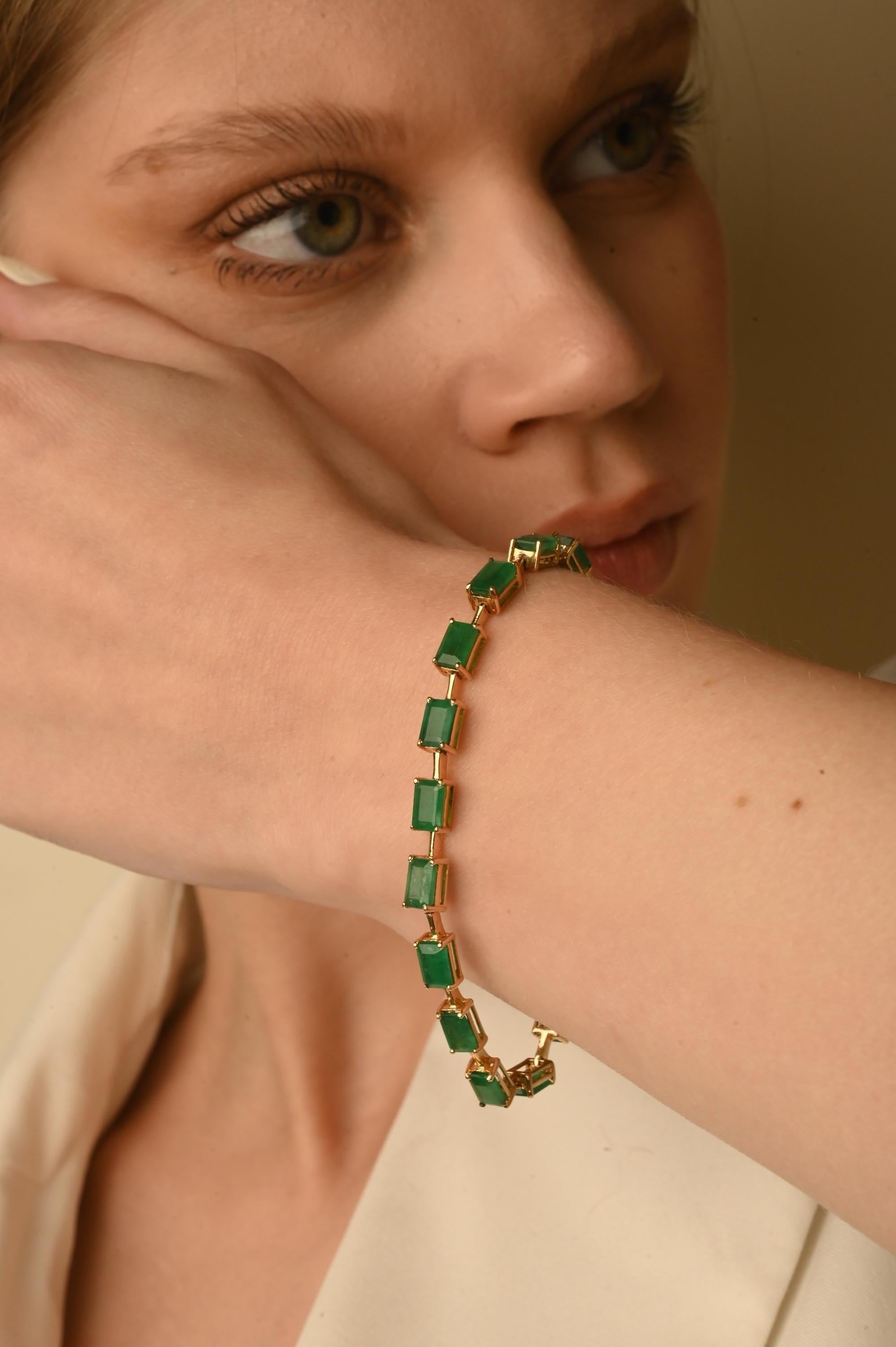 Magnificent Baguette 9 Ct Natural Emerald Tennis Bracelet in 14K Yellow Gold For Sale 3
