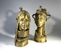 Magníficos bronces fundidos del Oba de Benin y su reina, método de la cera perdida, Nigeria