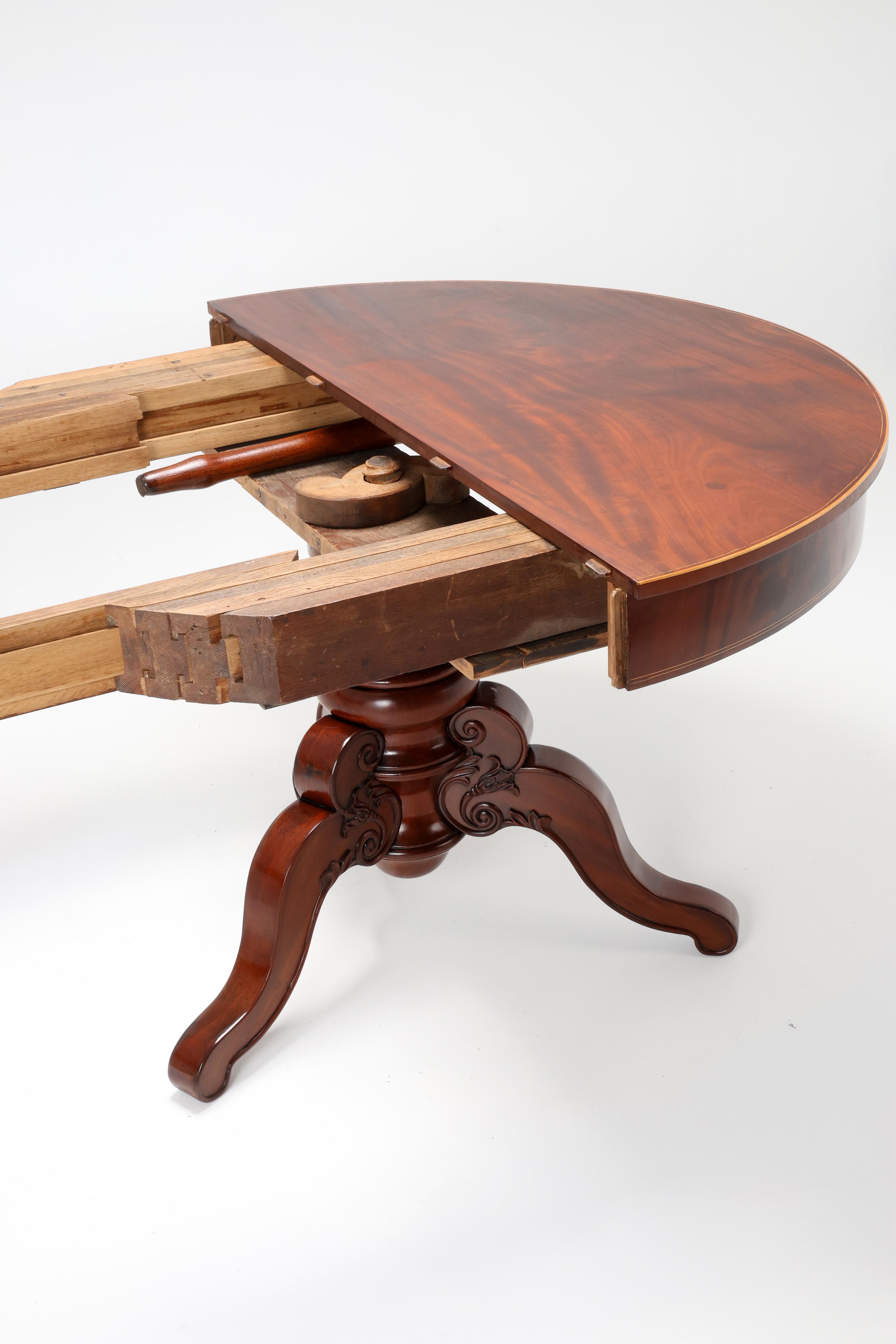 Magnificent Biedermeier Extending Dining Table, 19th Century For Sale 3