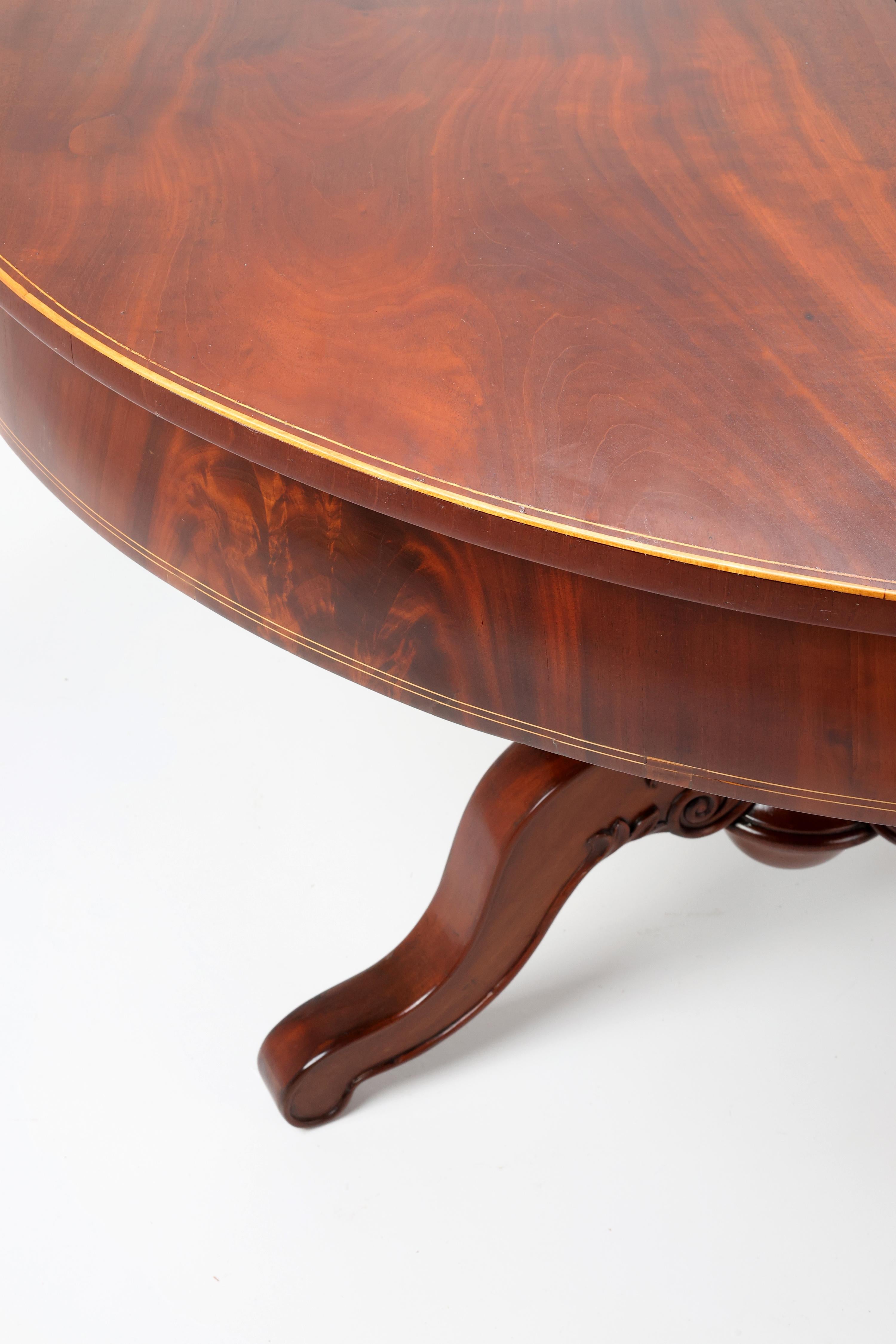 Magnificent Biedermeier Extending Dining Table, 19th Century For Sale 5