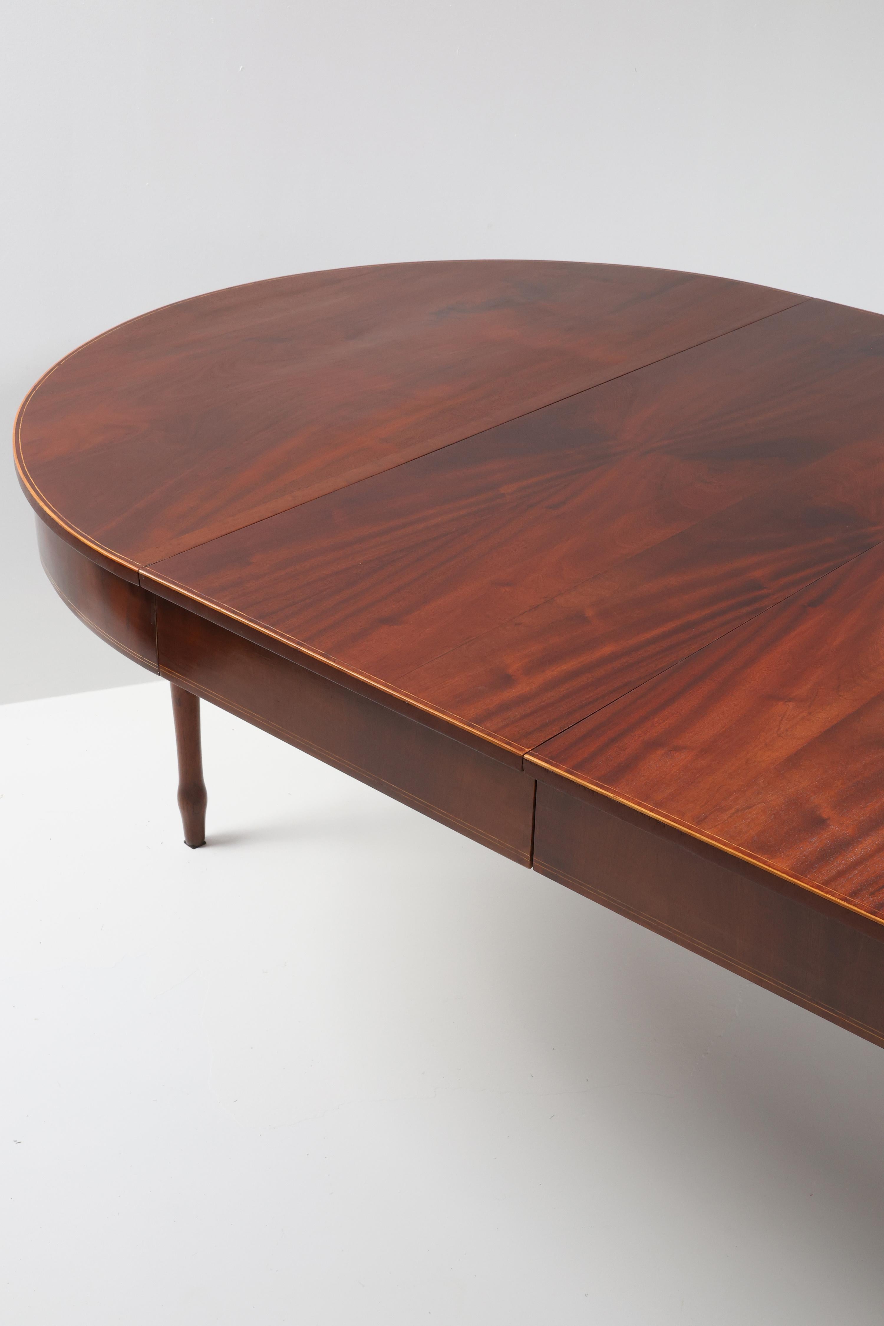 Prächtiger Biedermeier-Ausziehtisch, 19. Jahrhundert (Geölt) im Angebot
