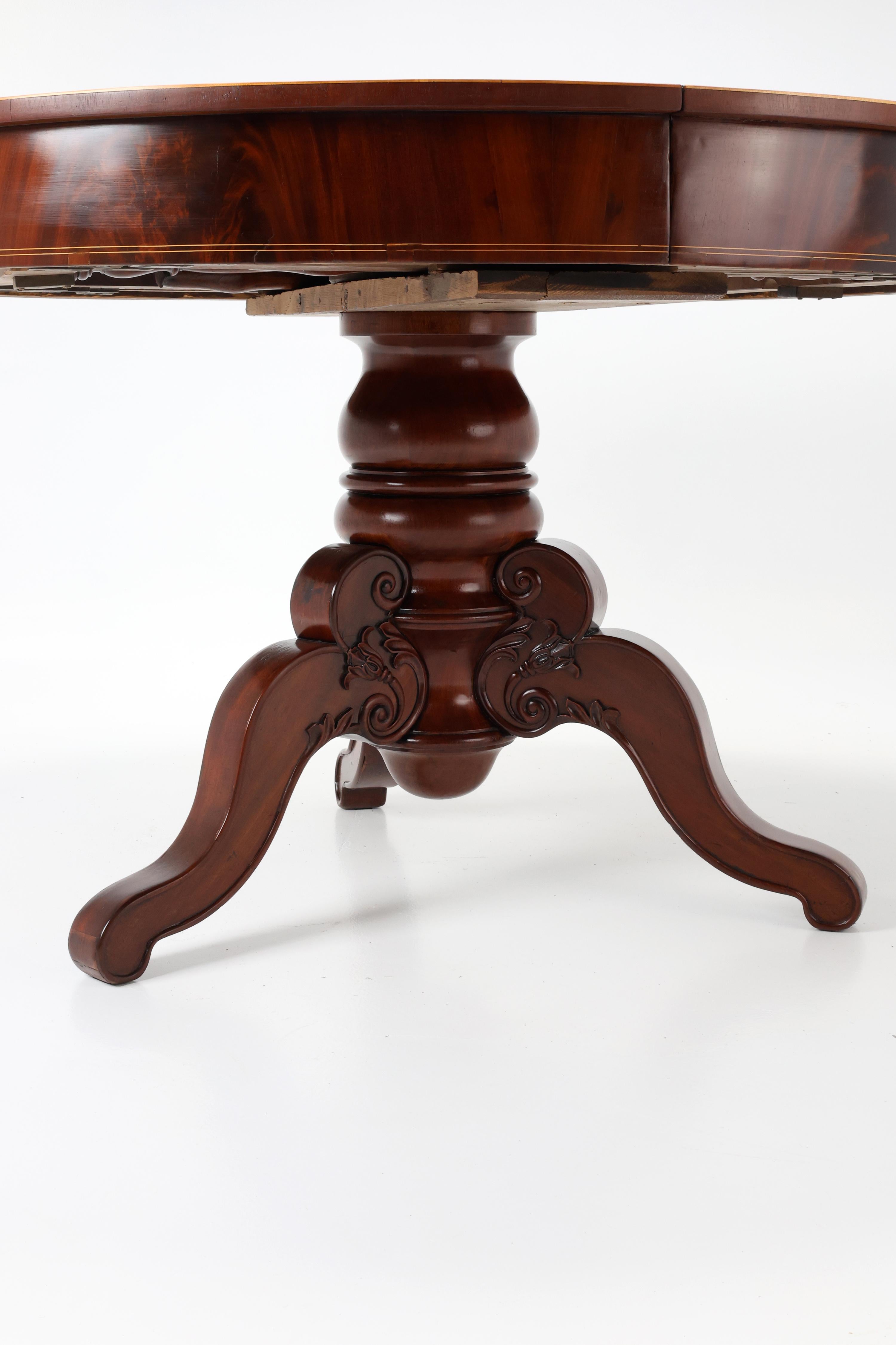 Prächtiger Biedermeier-Ausziehtisch, 19. Jahrhundert (Mahagoni) im Angebot