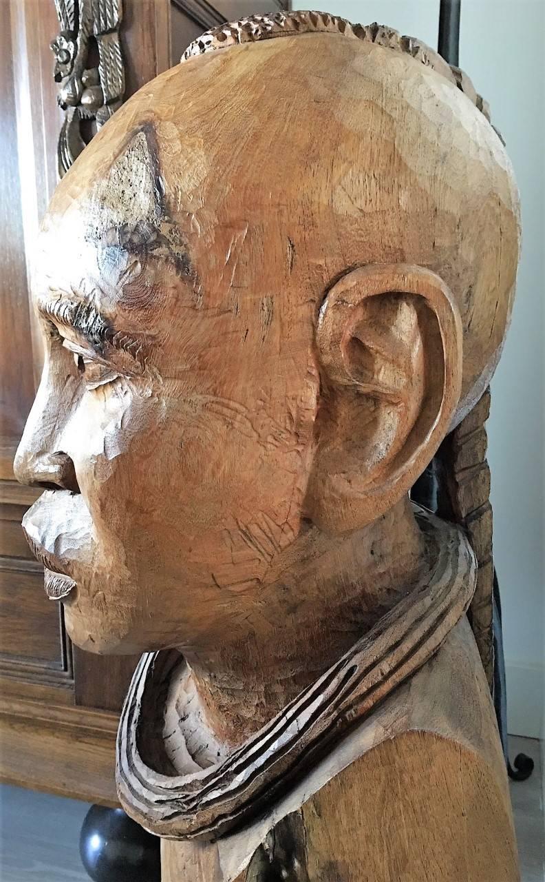 Prächtige große afrikanische Stammes-Hauptkopf-Skulptur aus Holz (Tansanisch) im Angebot