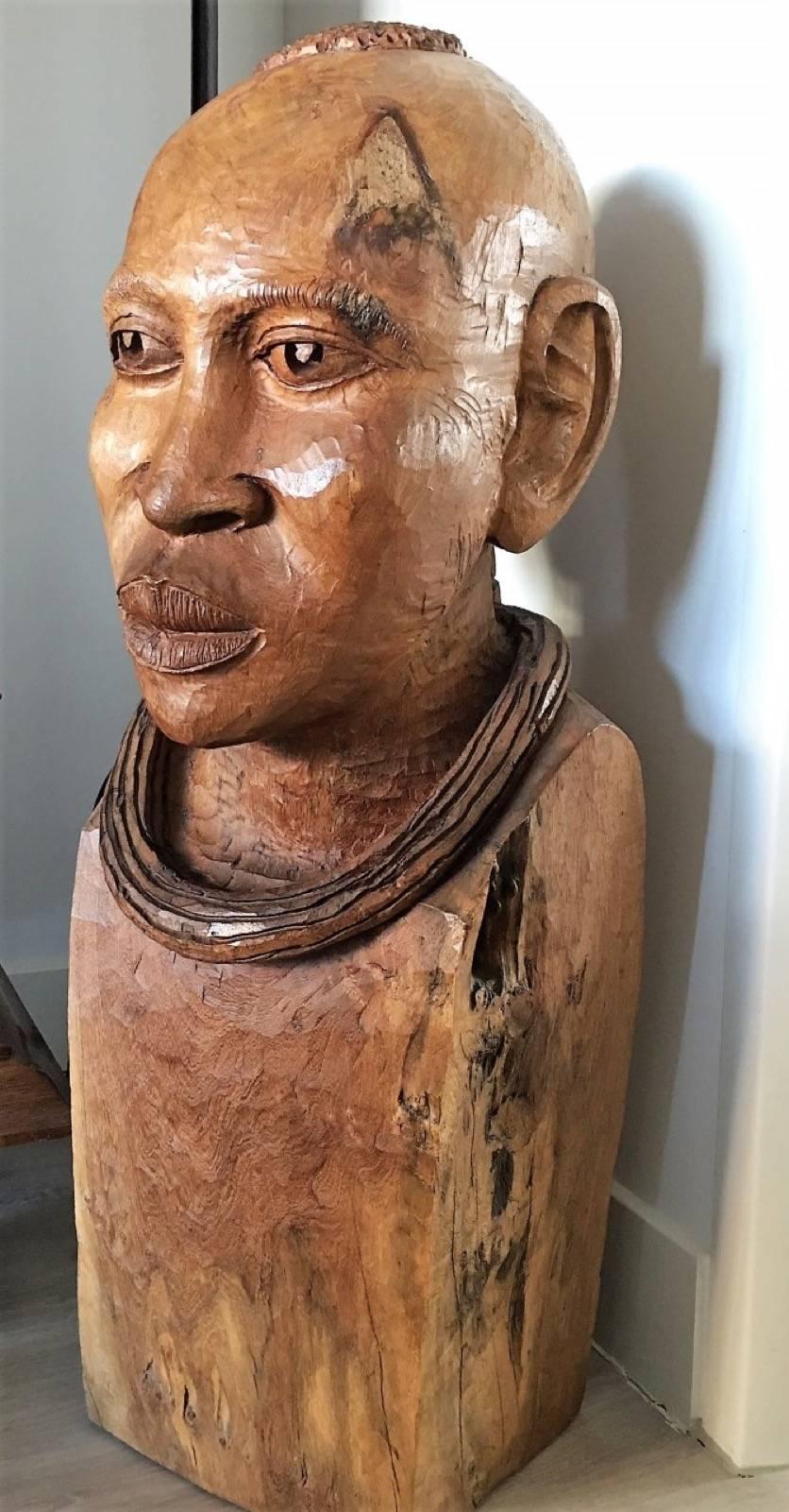 Prächtige große afrikanische Stammes-Hauptkopf-Skulptur aus Holz im Zustand „Gut“ im Angebot in Haarlem, Noord-Holland