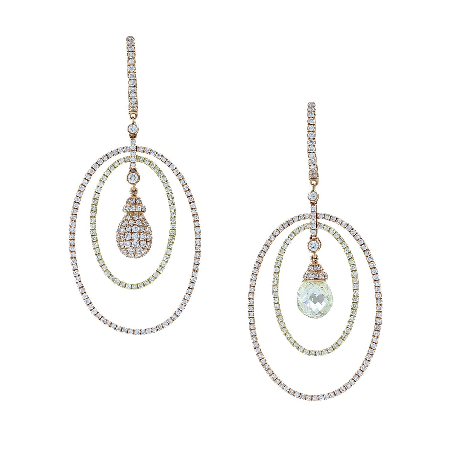 Magnifique paire de boucles d'oreilles en or avec briolette et diamant pavé