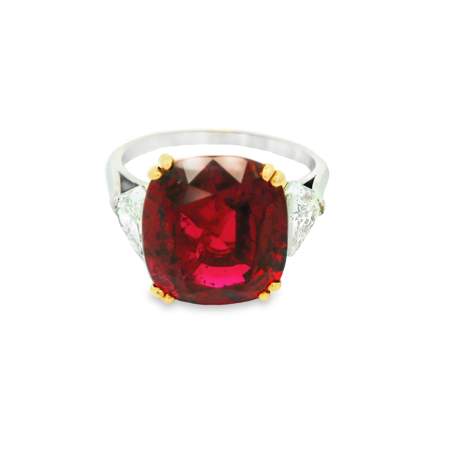 Magnificent Bvlgari 8.23 Carat Ruby Diamond Platinum & 18k Yellow Gold Ring, AGL For Sale 3