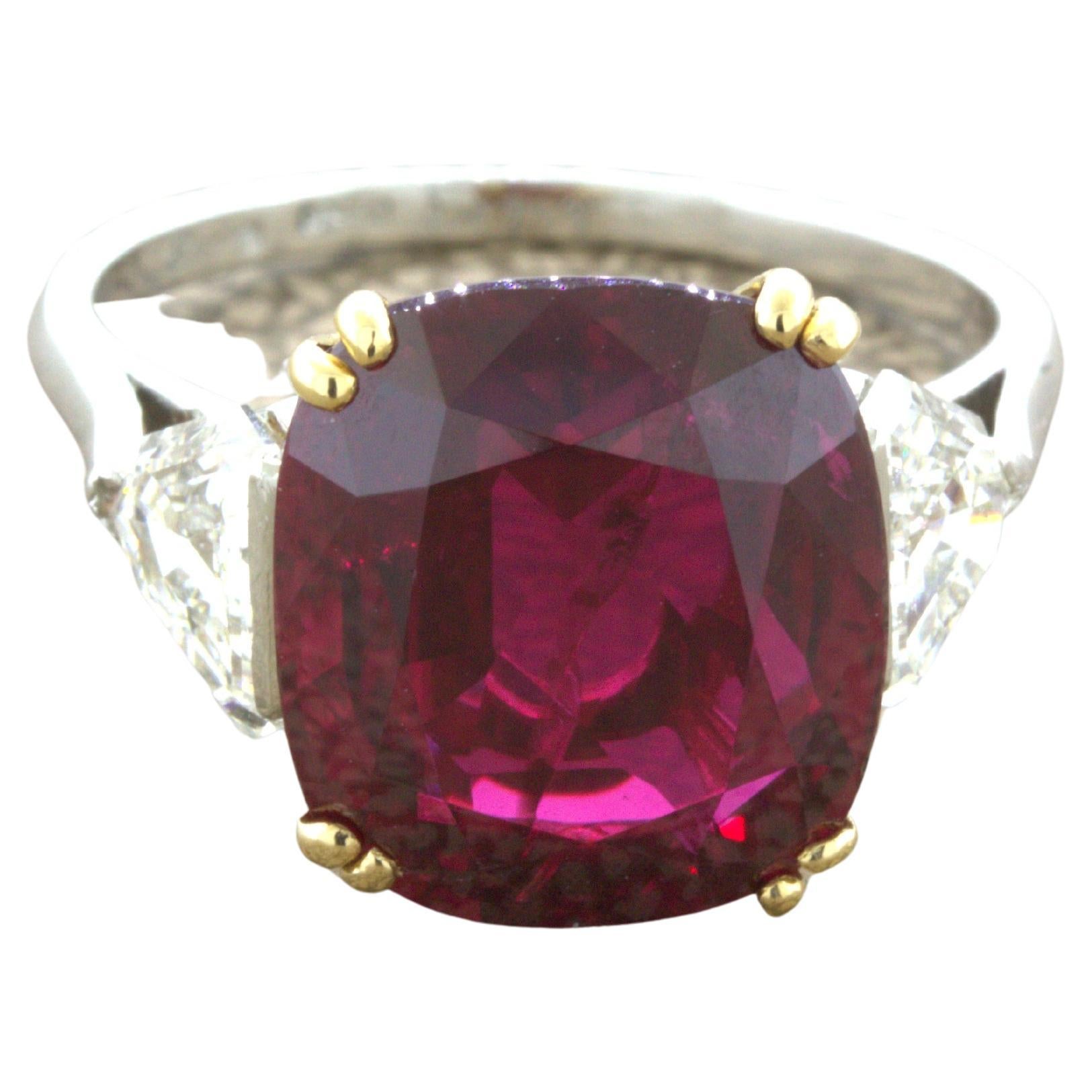 Magnificent Bvlgari 8.23 Carat Ruby Diamond Platinum & 18k Yellow Gold Ring, AGL For Sale