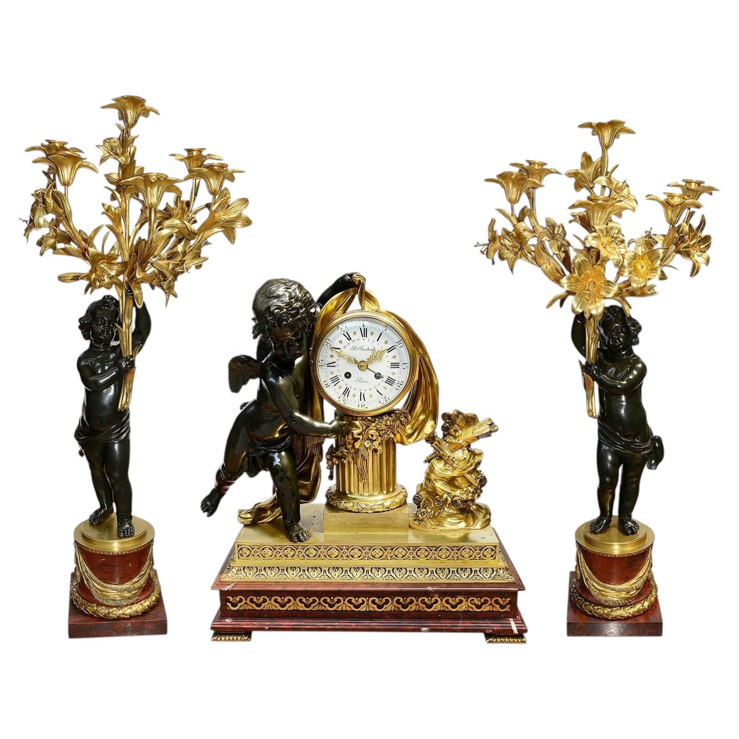 Magnifique pendule de cheminée de style Louis XVI datant du 19e siècle. 59 cm de haut