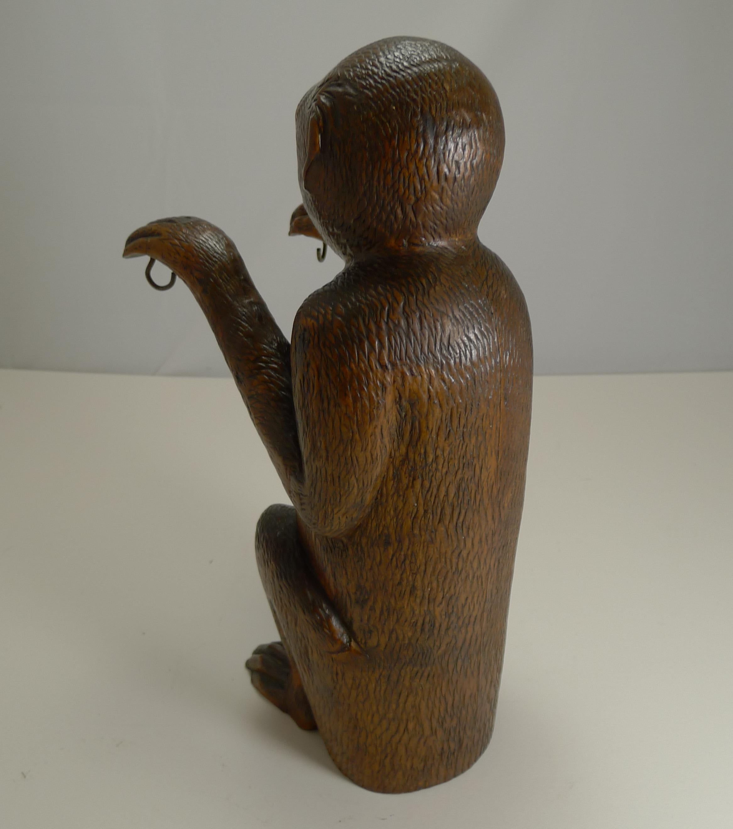 Magnificent Carved Black Forest Monkey Gong, circa 1890 In Good Condition For Sale In Bath, GB