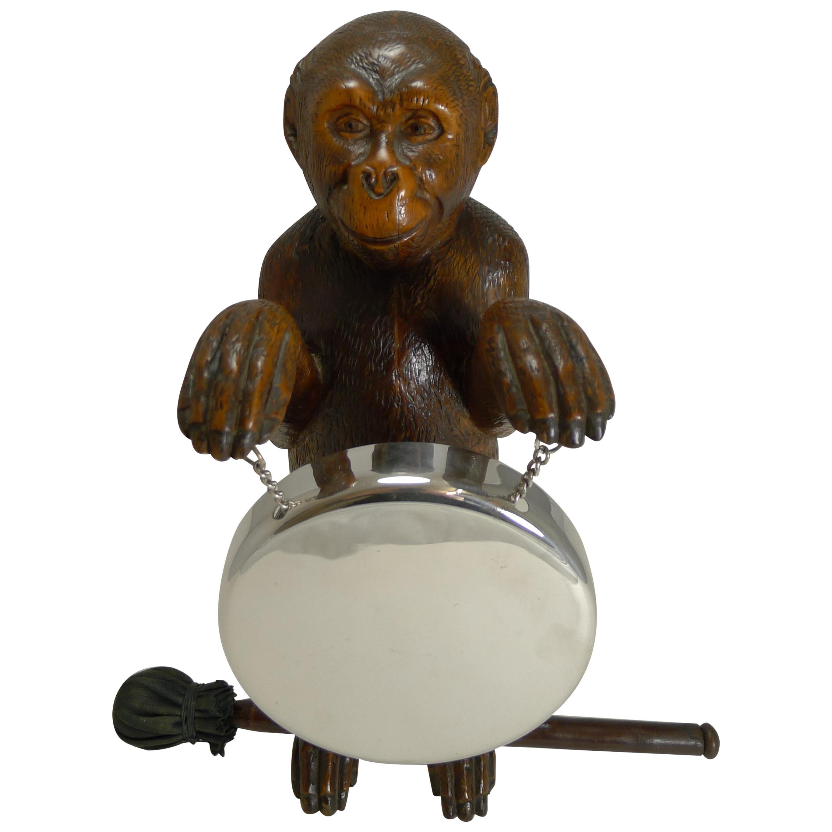 Magnificent Carved Black Forest Monkey Gong, circa 1890 For Sale