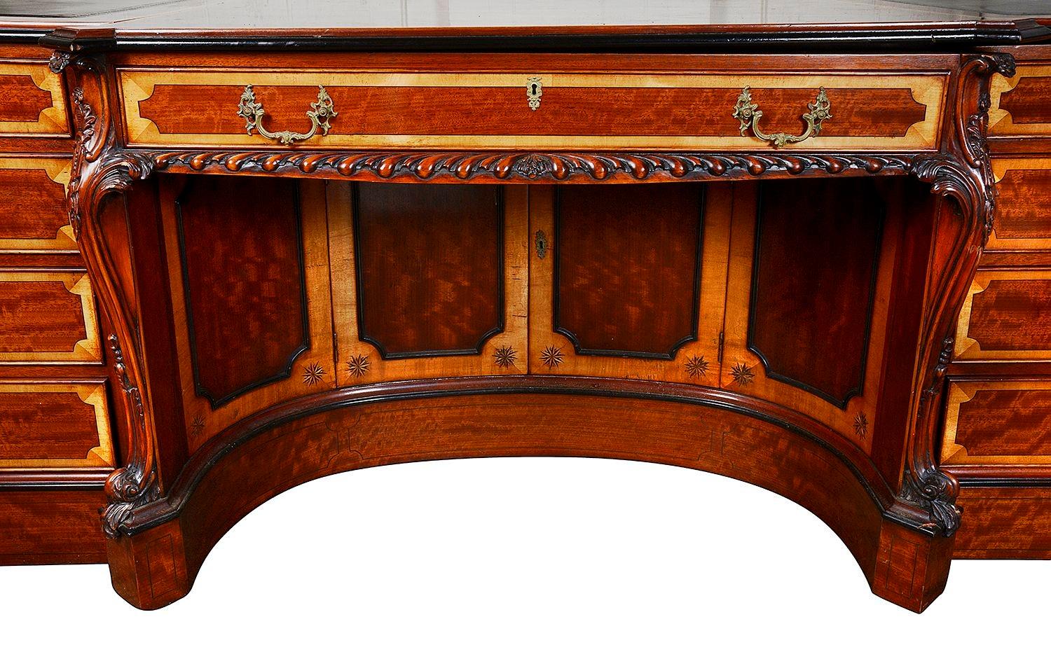 Inlay Magnificent Chippendale style partners desk. For Sale