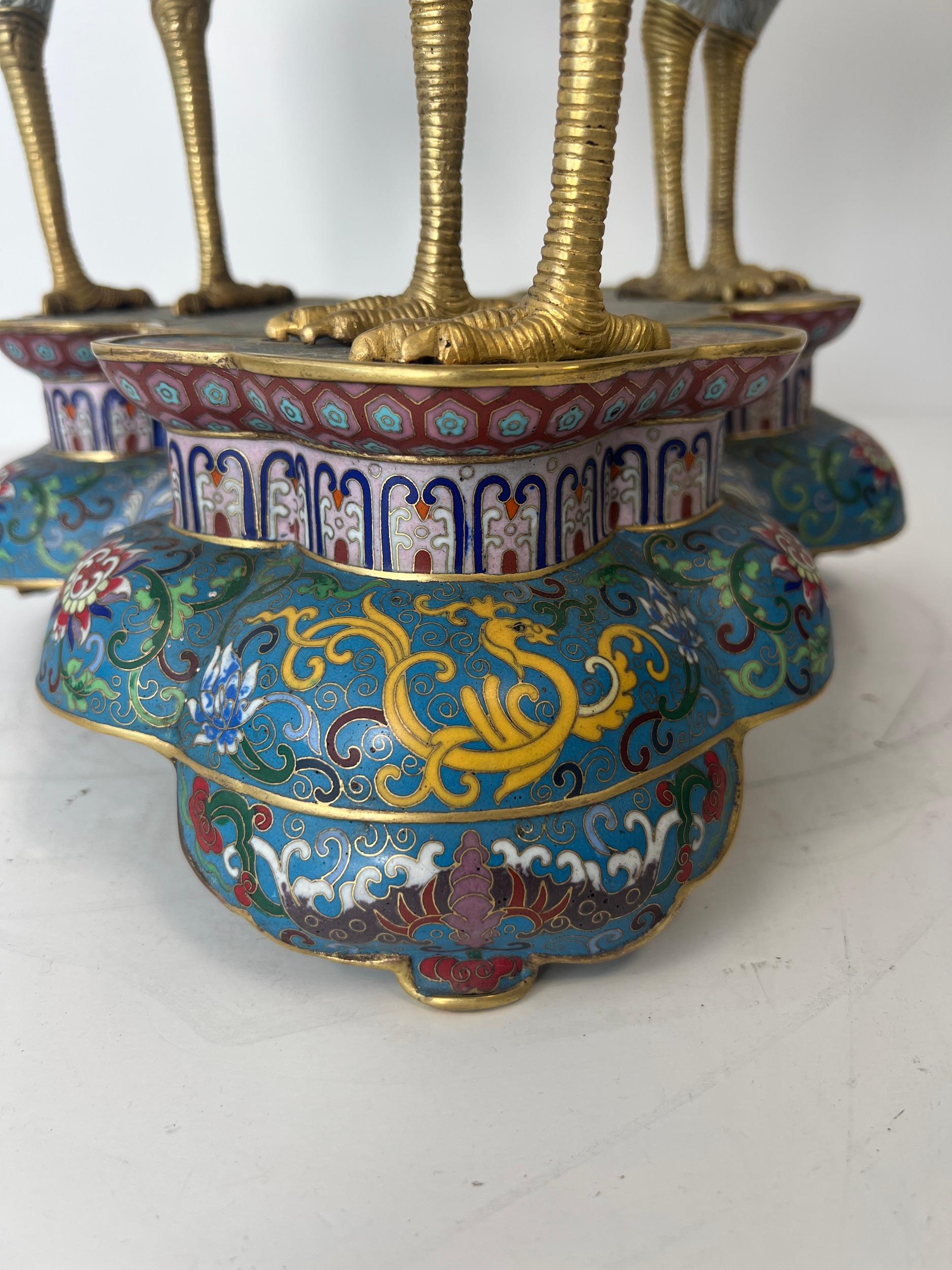 Magnifico bruciaincenso a treppiede in smalto cloisonné e bronzo dorato 