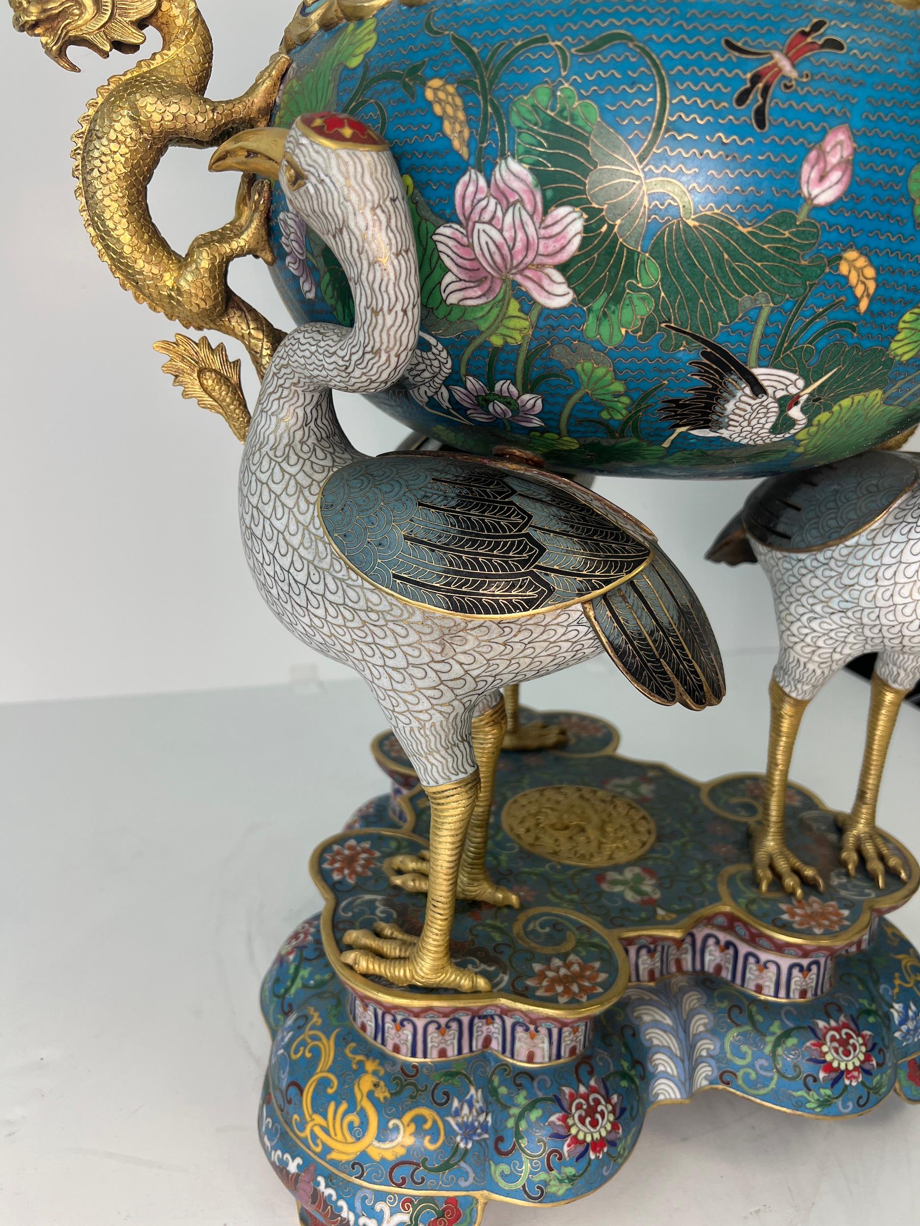 Cloisonné Magnifico bruciaincenso a treppiede in smalto cloisonné e bronzo dorato 
