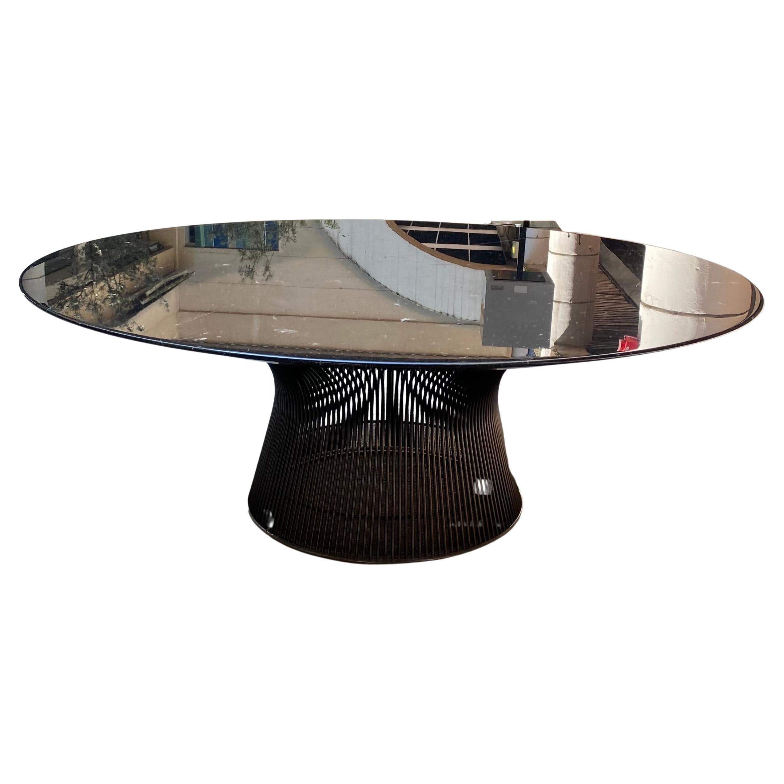 Magnificent coffee table by Warren Platner

Marquina marble
Limited edition Knoll - Finition métal bronze
Attribution mark under the top
Bronze and marble
2020
Dimensions : ø 107 cm x h 40 cm

Ref:
Price : 3200€.