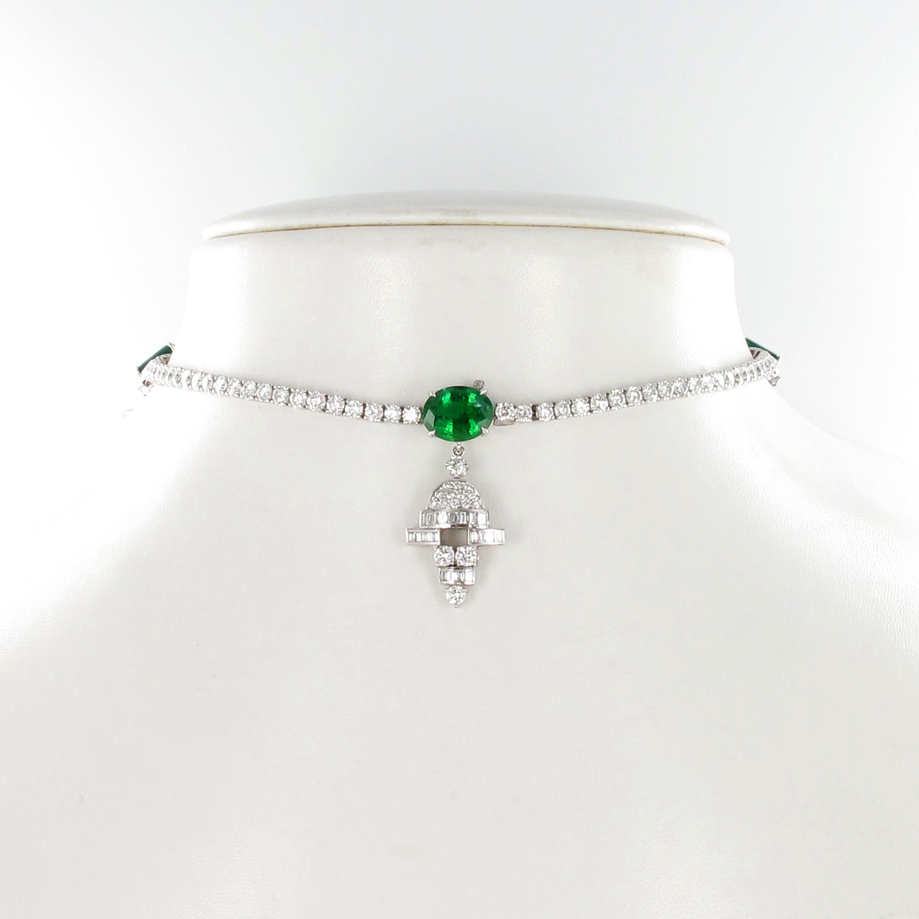 Taille mixte Magnifique collier d'émeraudes de Colombie et de diamants en vente