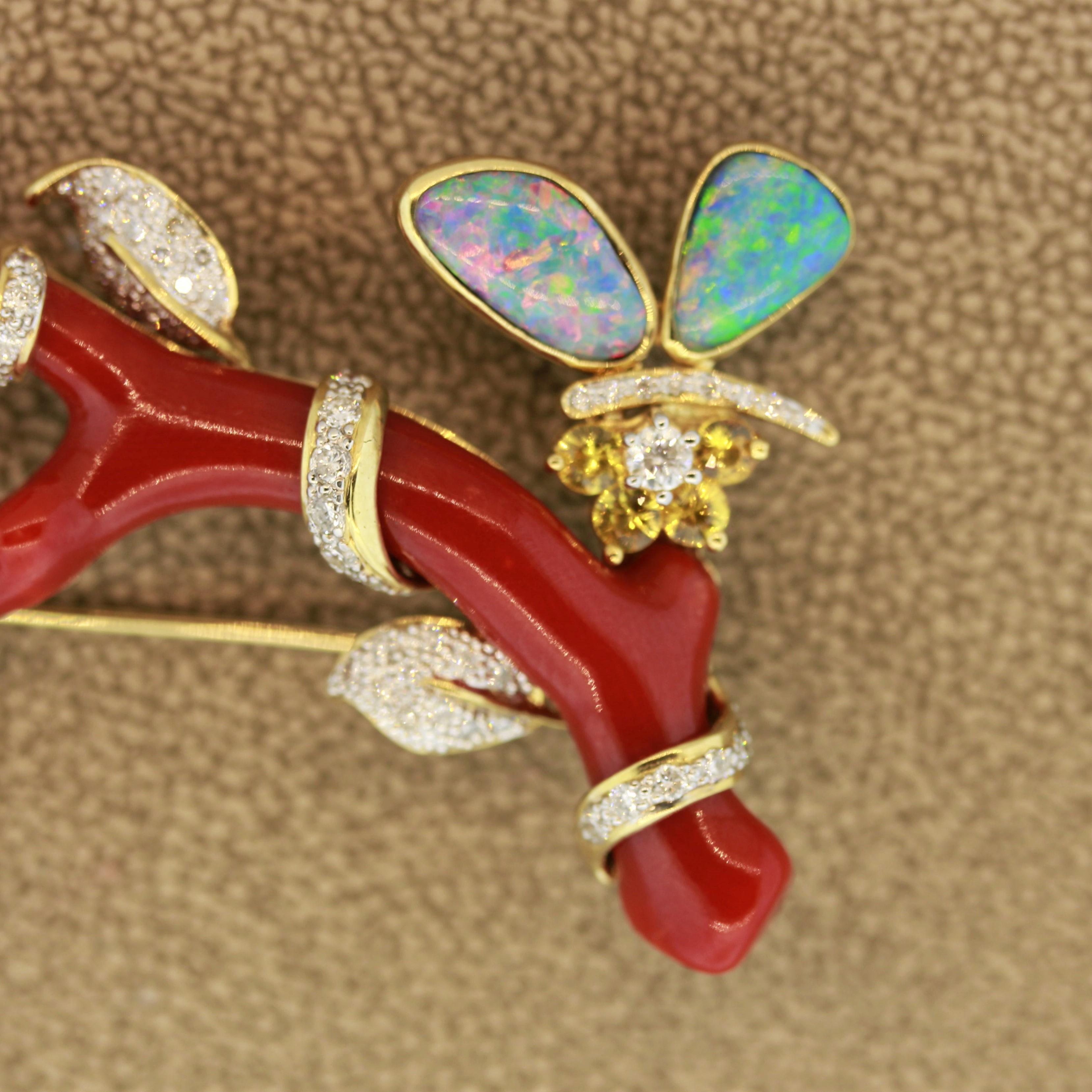 Taille ronde Magnifique broche en forme de branche de corail, opale, diamant et saphir en vente