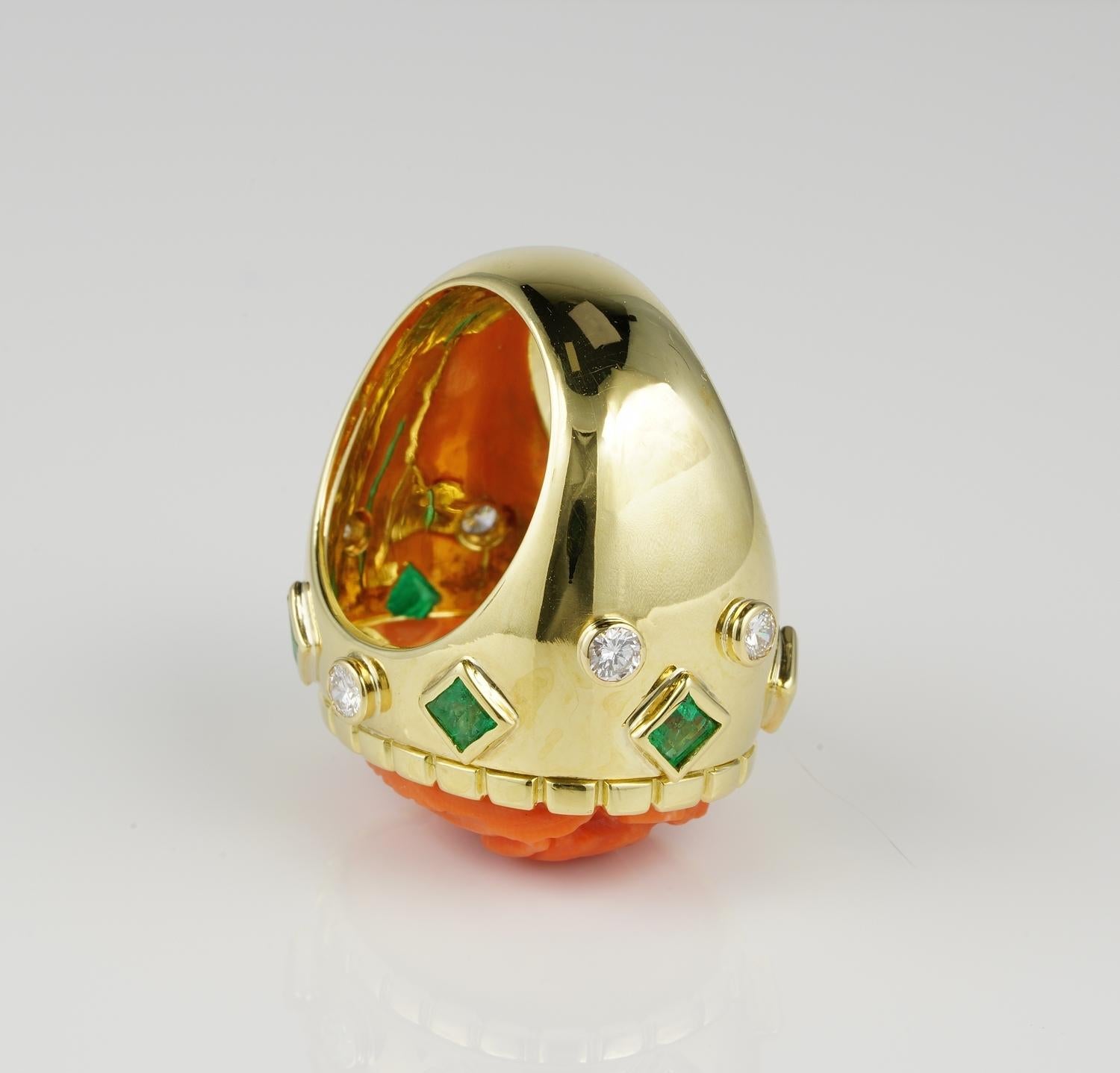 Magnificent Coral Putti Diamond Emerald Rare Vintage Ring In Good Condition For Sale In Napoli, IT