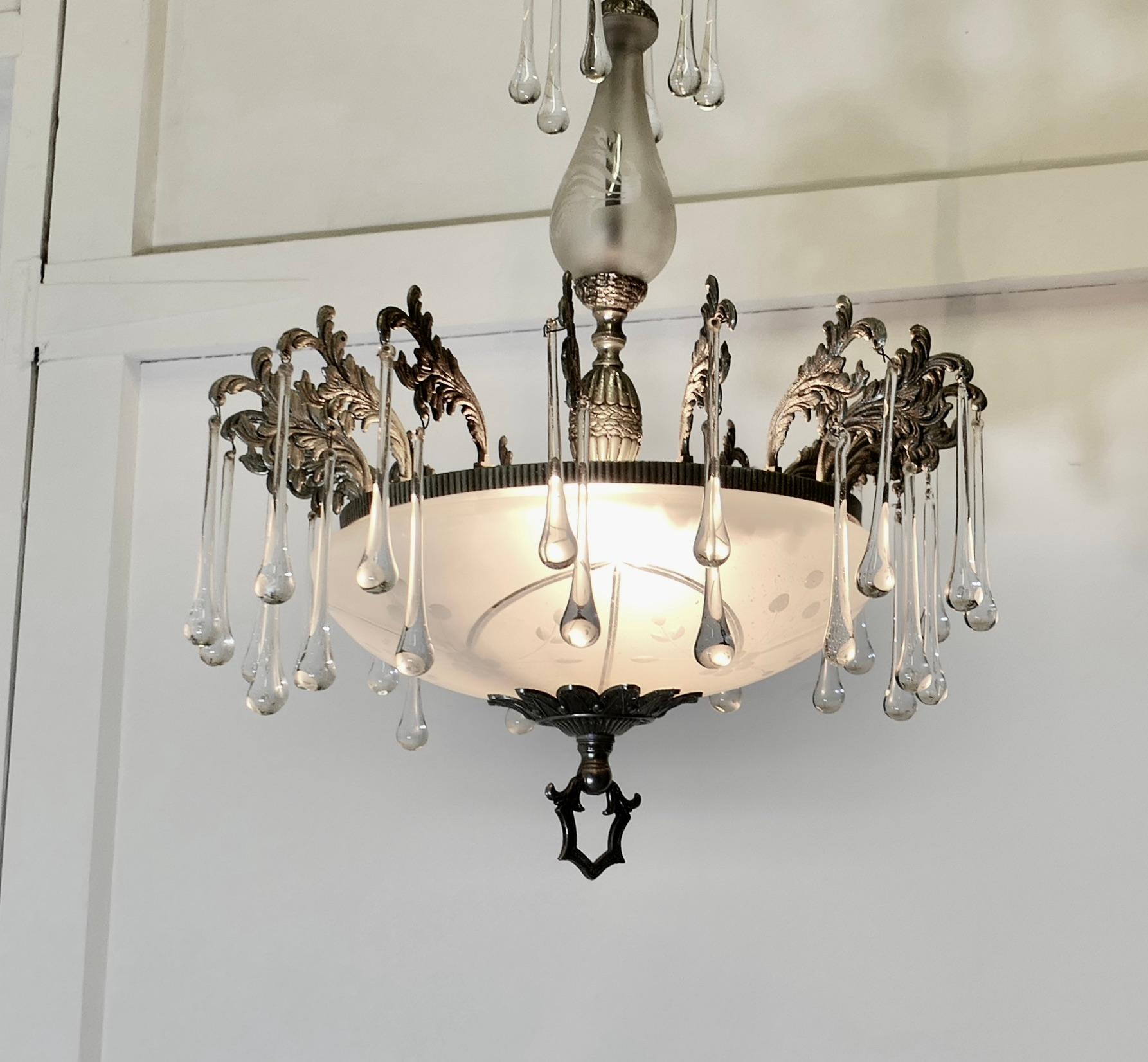 Cristal Magnifique lustre Arts and Crafts Bowl en cristal  Une superbe pièce en vente