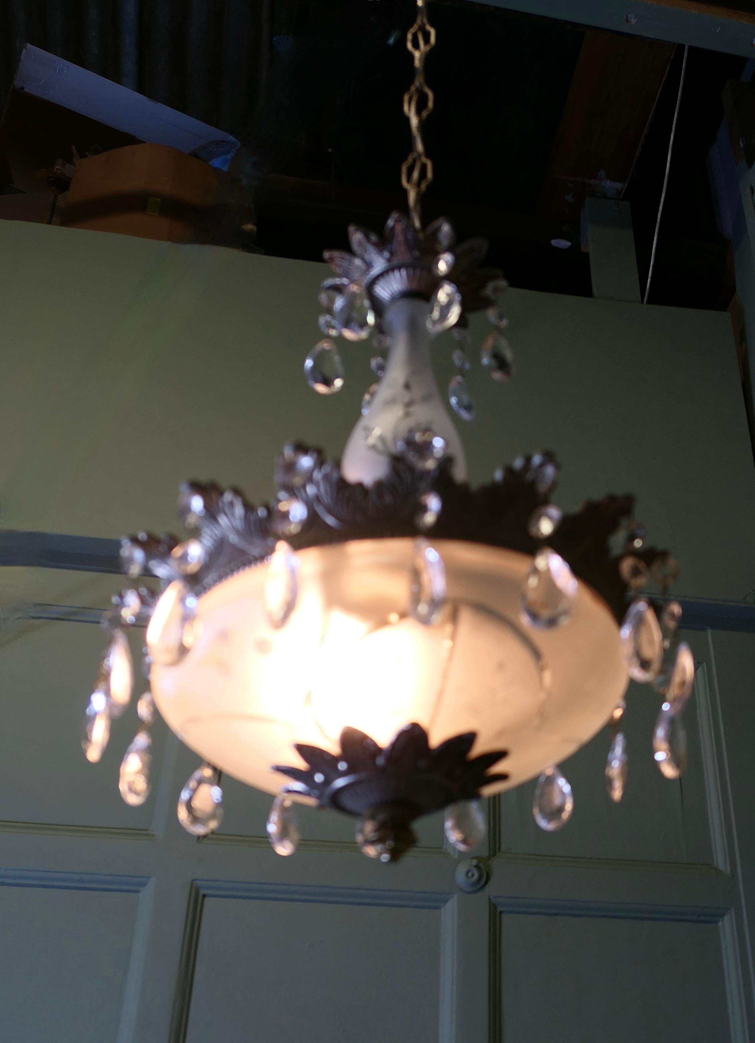Art Déco Magnifico lampadario a ciotola in cristallo di arte e artigianato in vendita