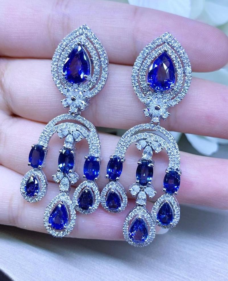 Magnifiques boucles d'oreilles en saphirs de Ceylan et diamants de 15,08 carats Neuf - En vente à Massafra, IT