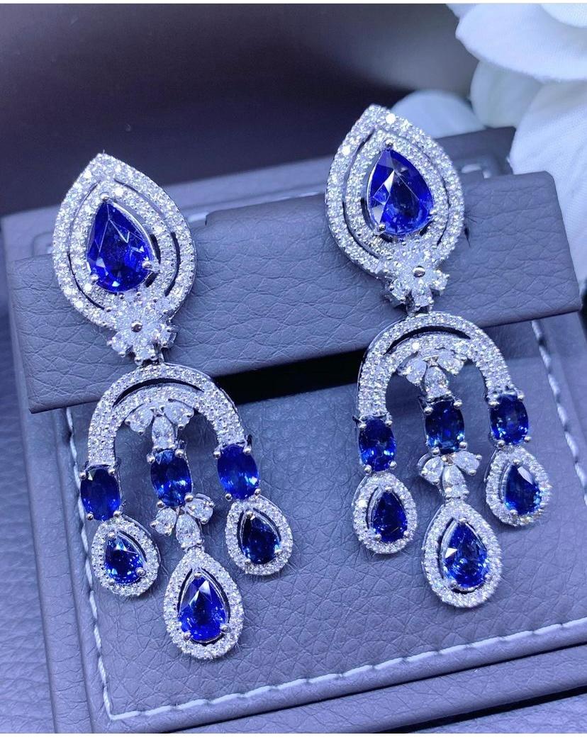 Women's Magnificent Ct 15, 08 of Ceylon Sapphires and Diamonds on Earrings For Sale