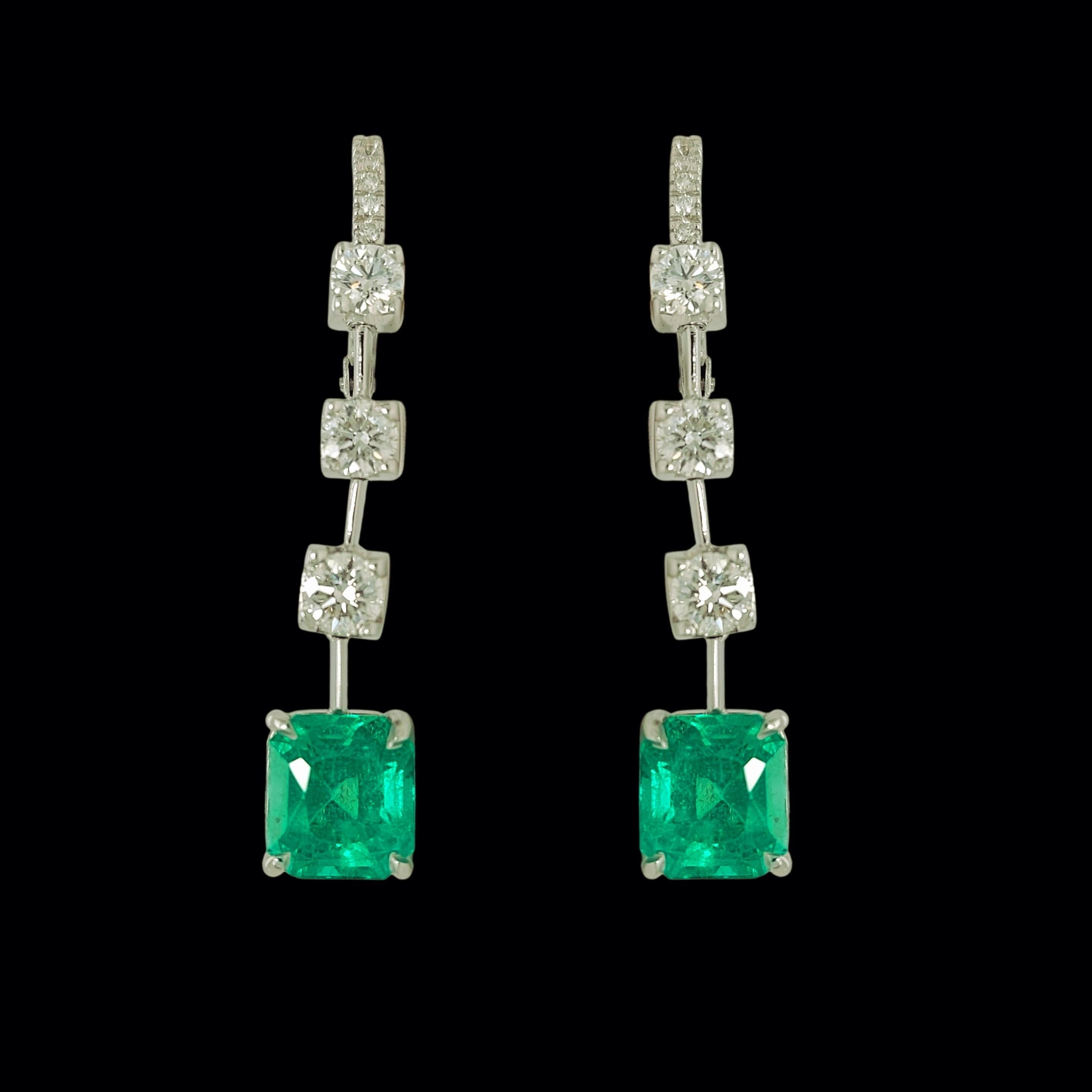 Magnificent Dangling Earrings with 5.29ct Colombian Emerald, 1.51ct Diamonds For Sale 4