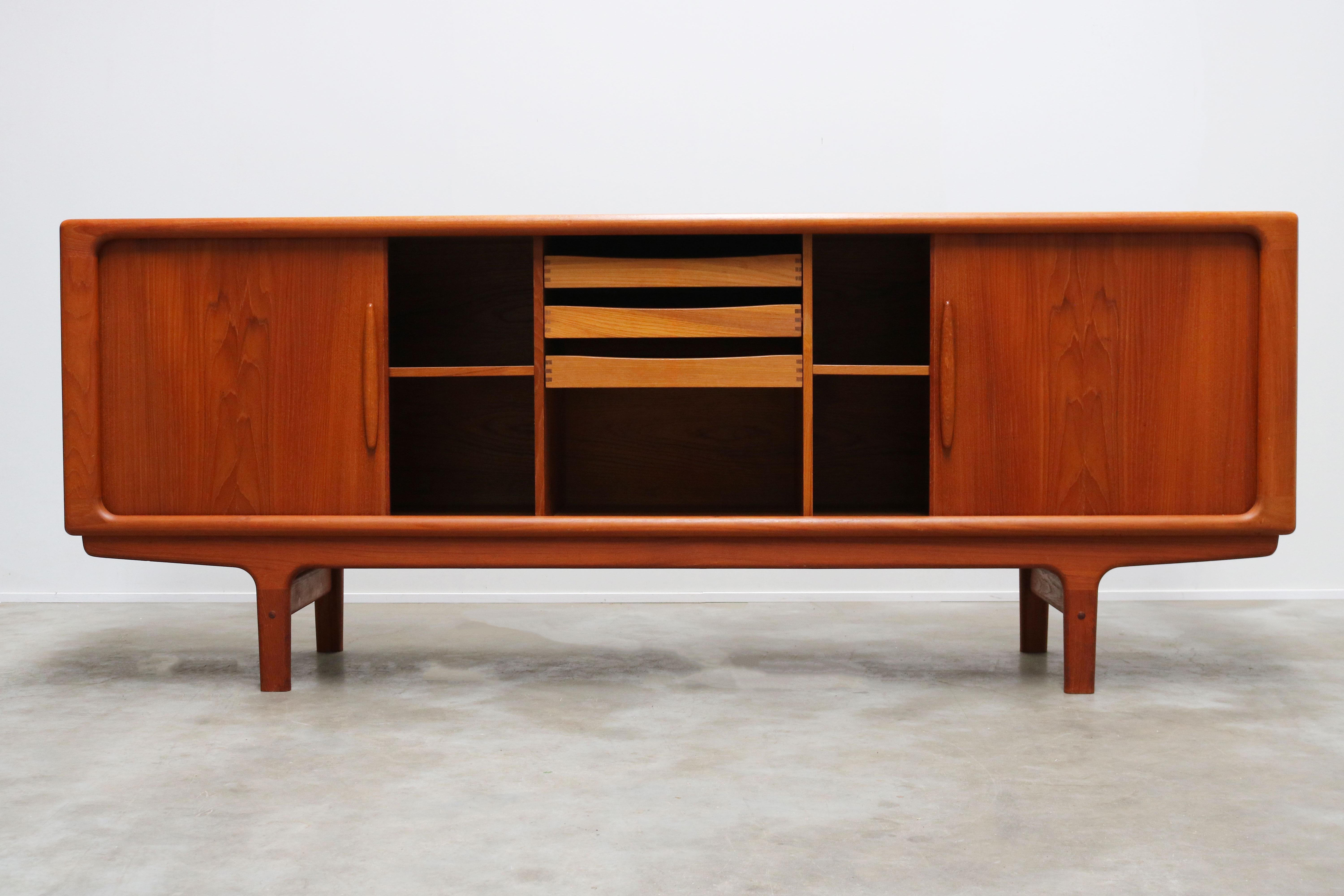 dyrlund credenza