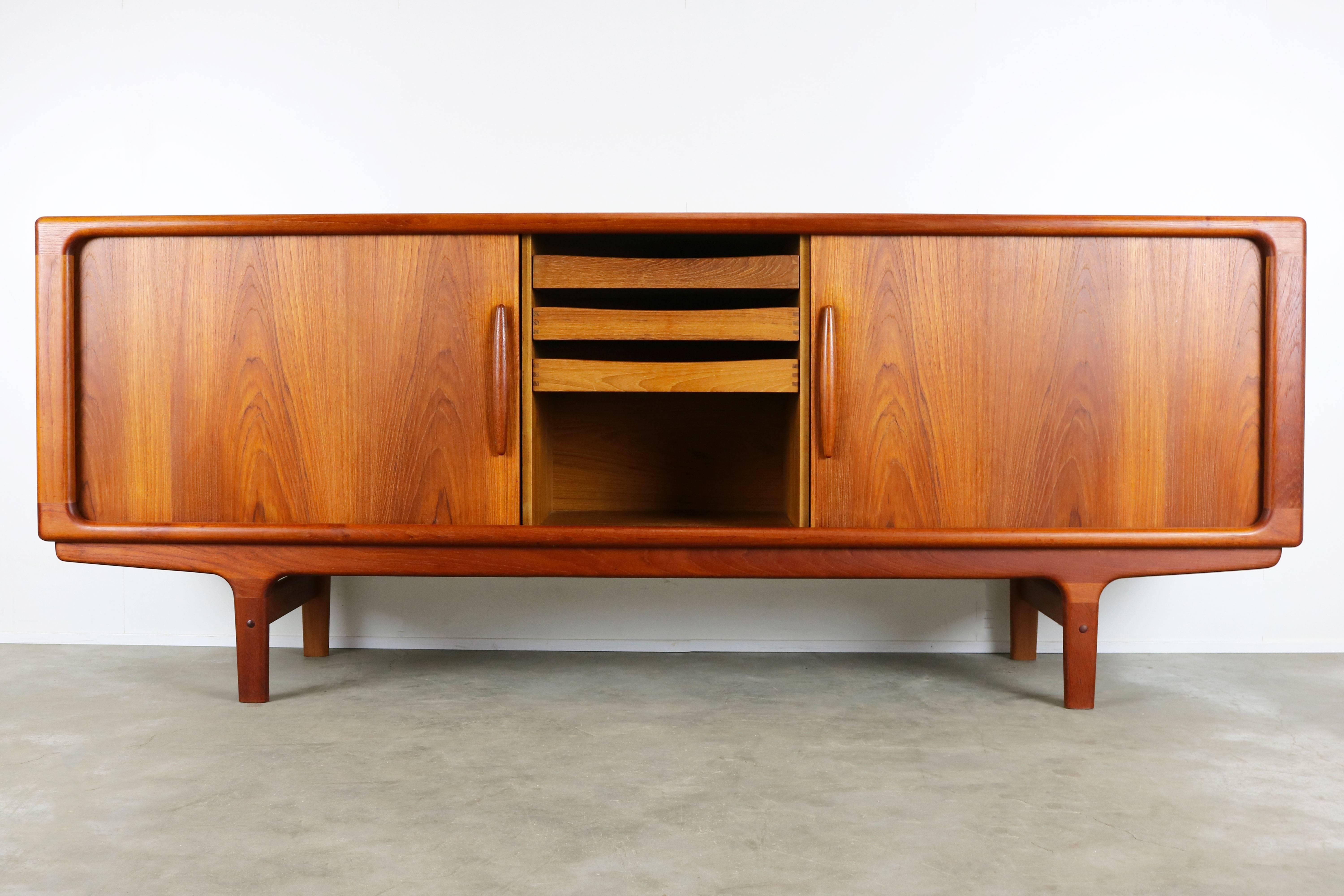 Magnificent Danish Sculpted Teak Sideboard / Credenza by Dyrlund Tambour Doors In Good Condition In Ijzendijke, NL