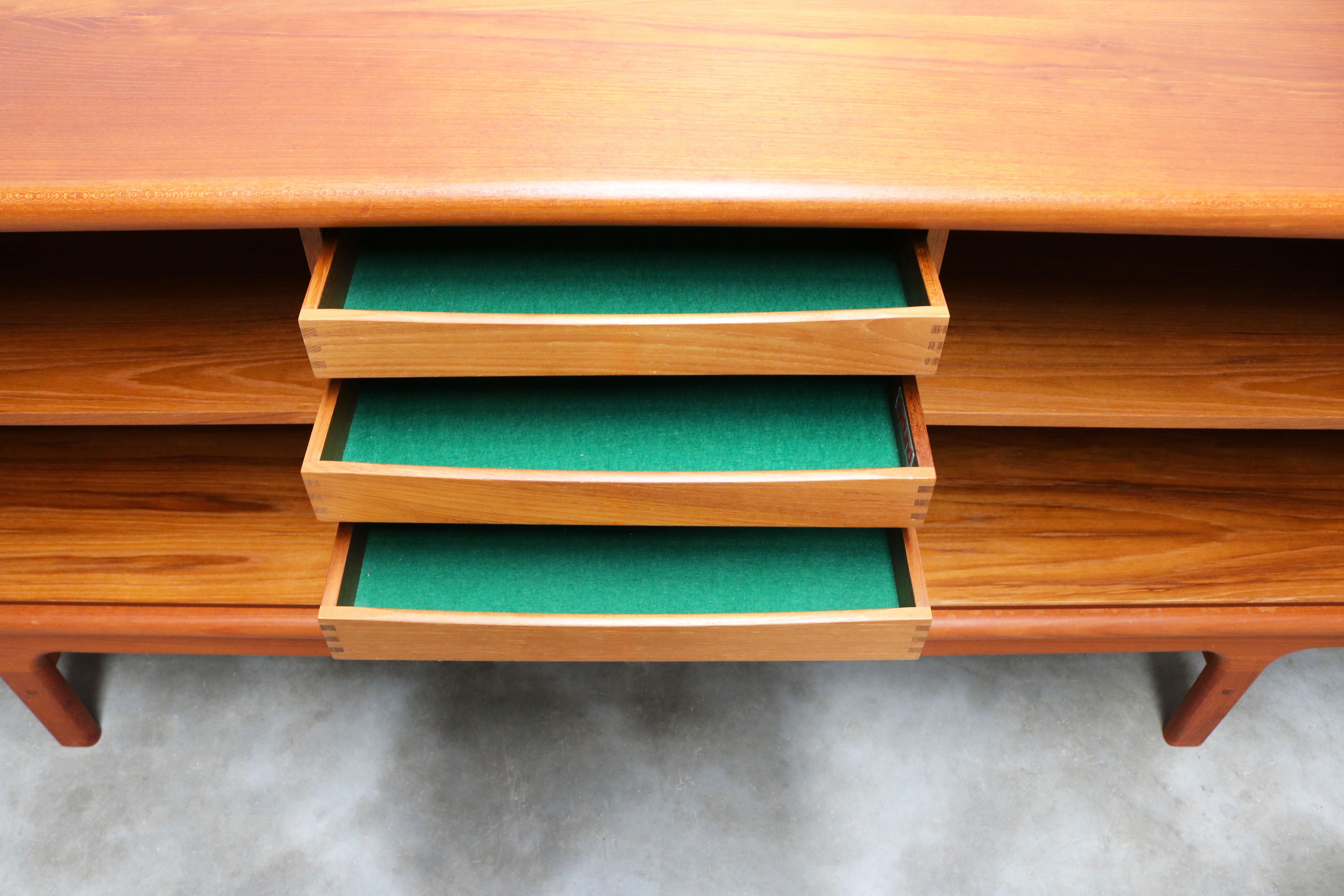 Magnificent Danish Sculpted Teak Sideboard / Credenza by Dyrlund Tambour Doors In Good Condition In Ijzendijke, NL