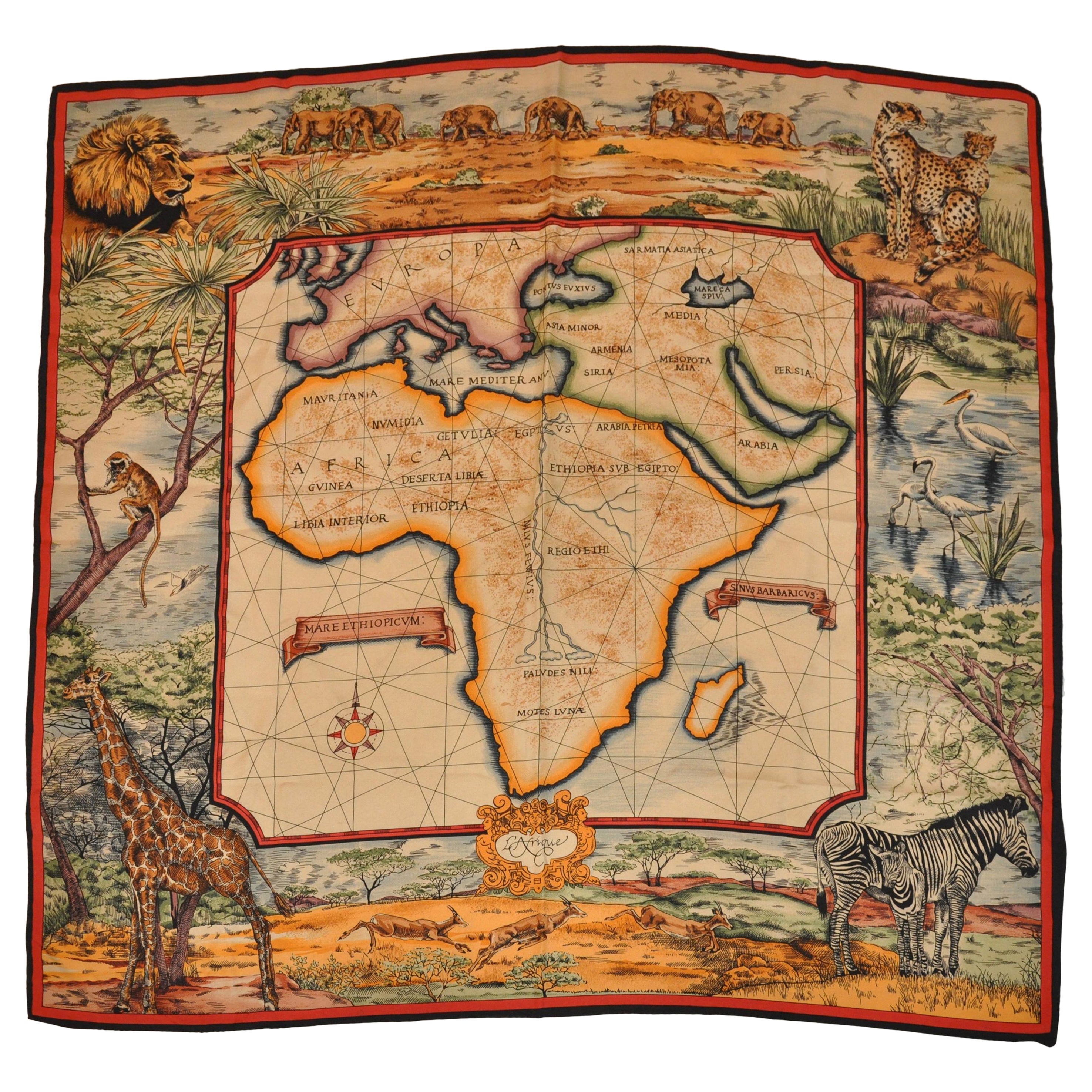 Magnifique écharpe en soie « Map of Africa » avec détails détaillés en vente