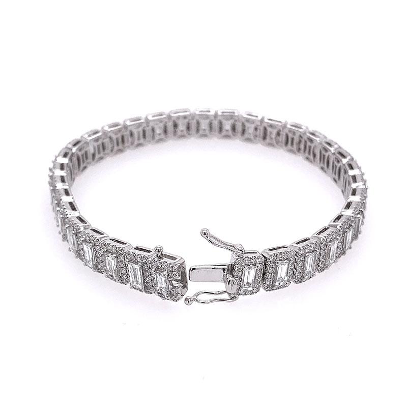 Magnificent Diamond Gold Tennis Bracelet In New Condition In Beverly Hills, CA