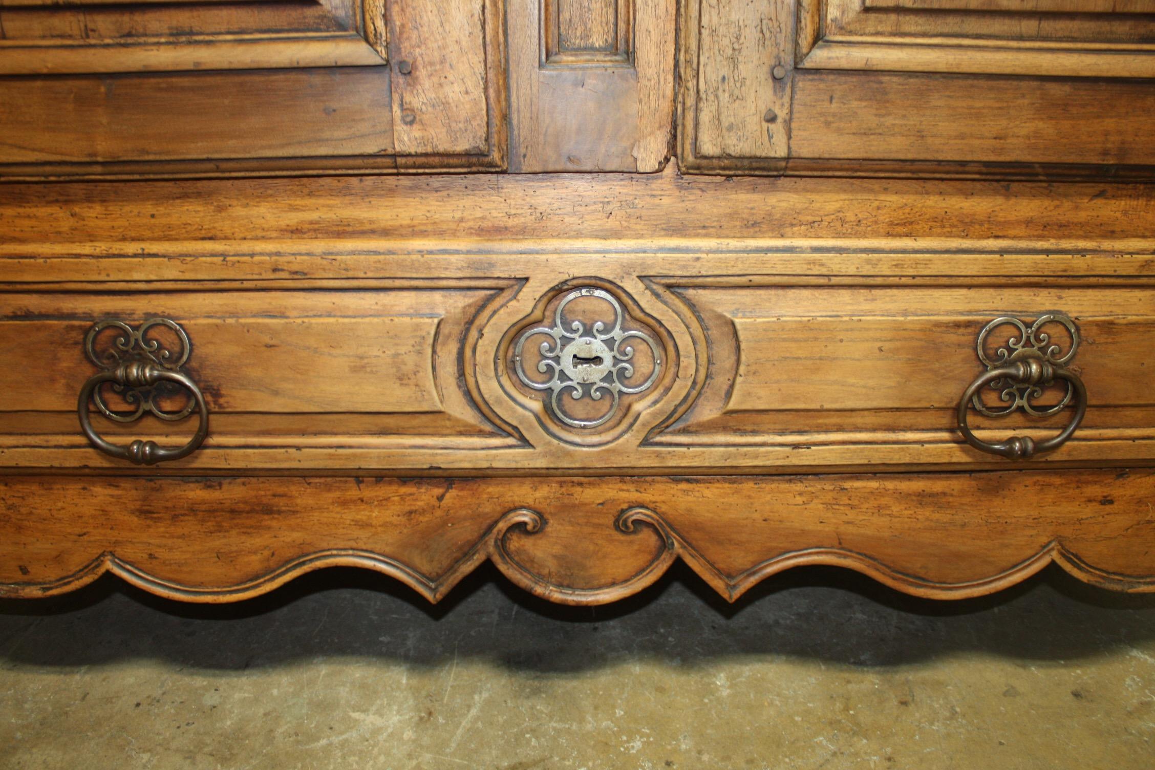 Magnificent Early 18th Century French Armoire 13