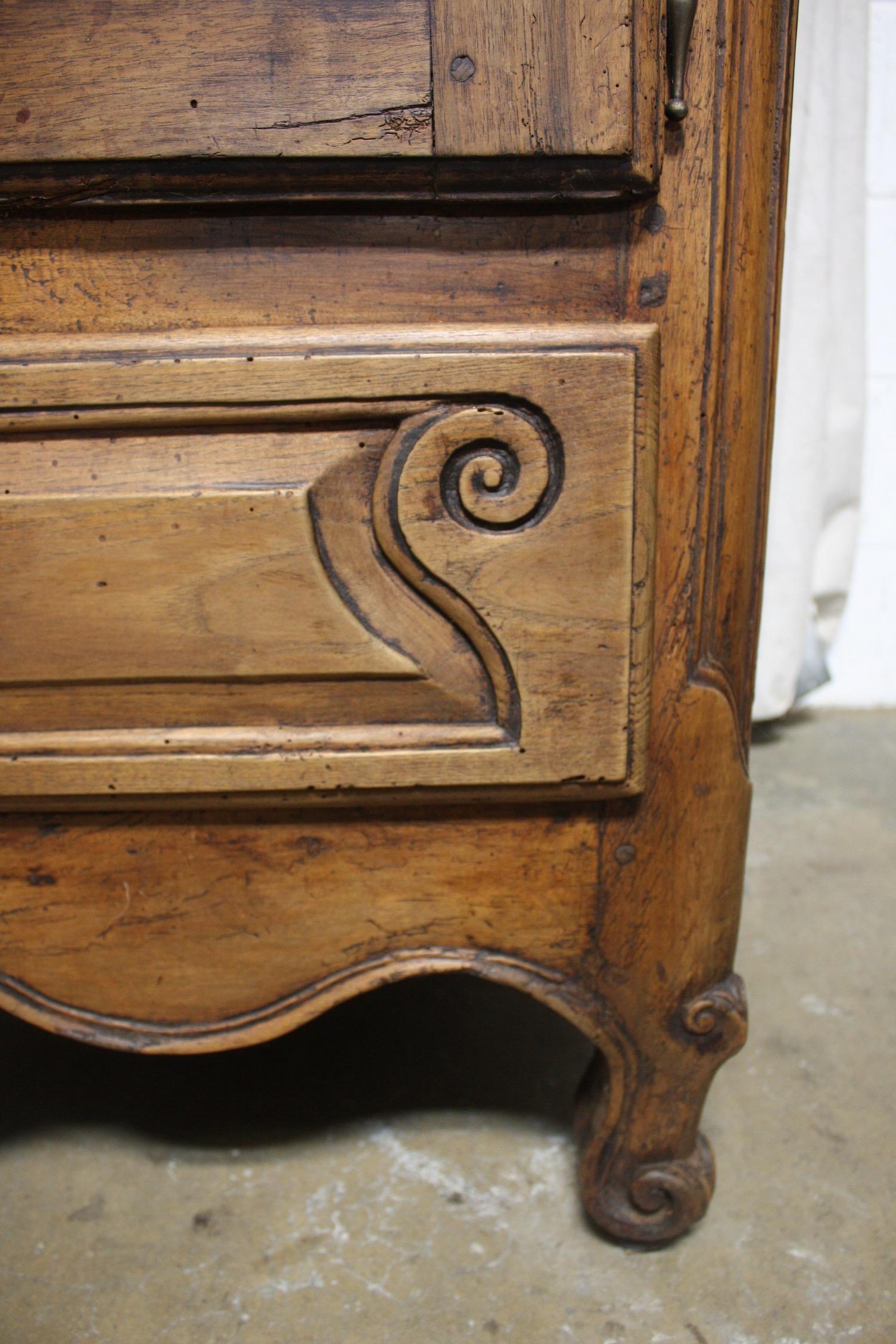 Magnificent Early 18th Century French Armoire 15