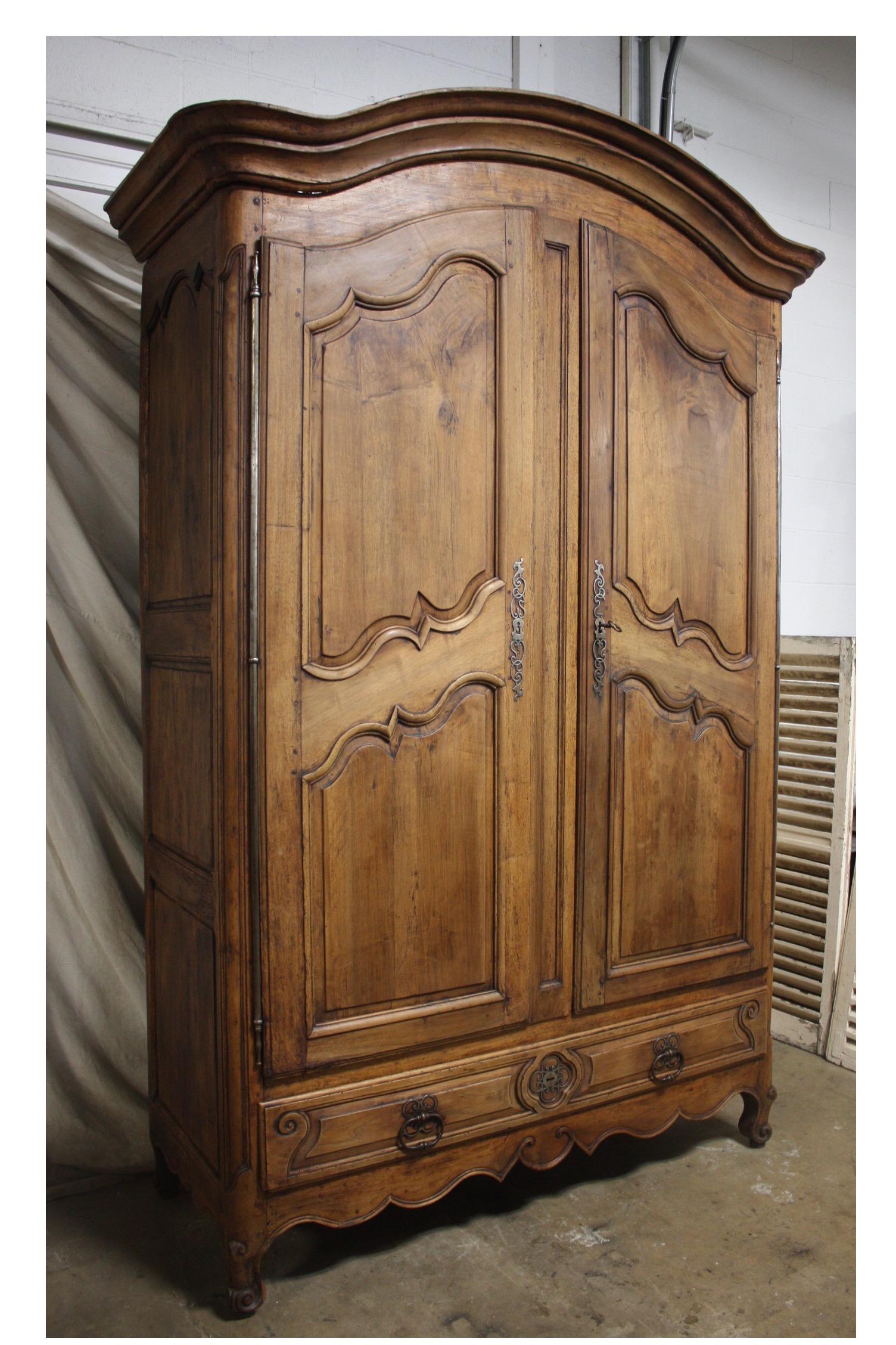 Magnificent Early 18th Century French Armoire 2