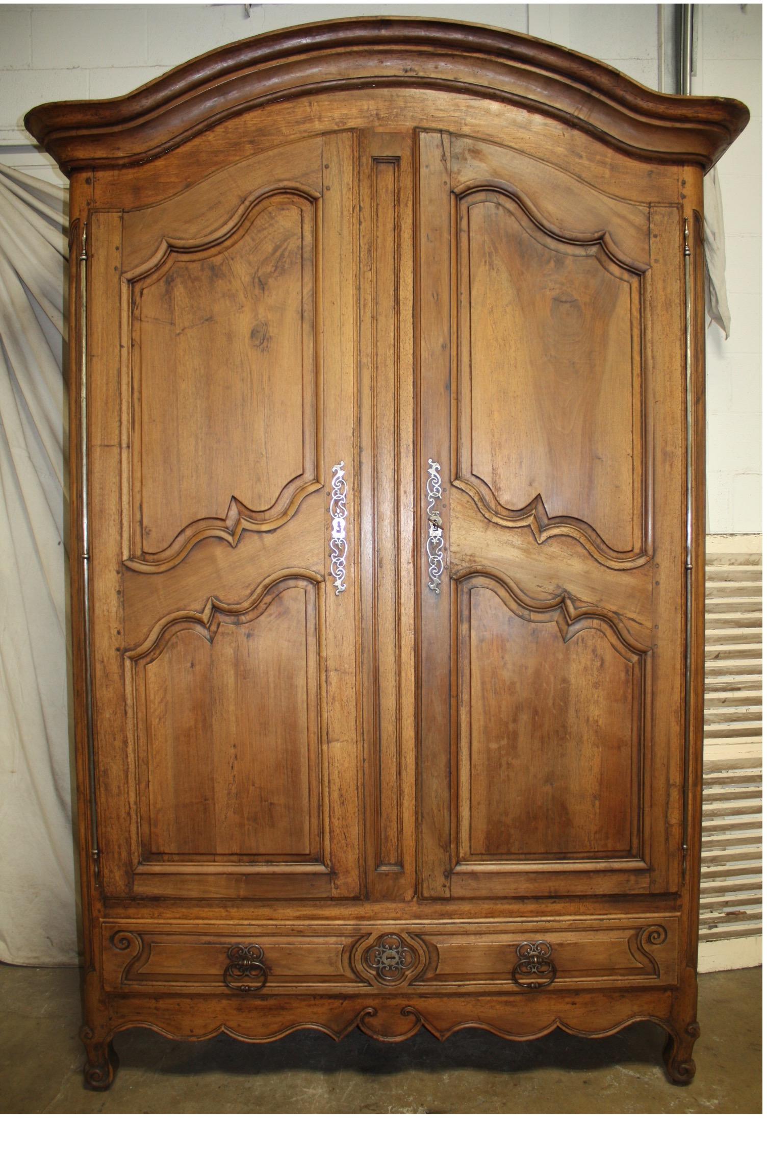 Magnificent Early 18th Century French Armoire 3
