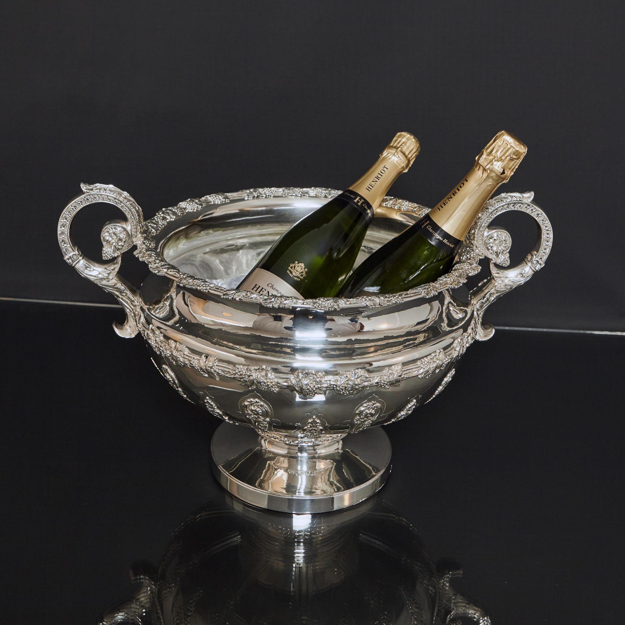Early 20th Century Magnificent Edwardian Scottish Silver Wine Cooler, 1901 For Sale