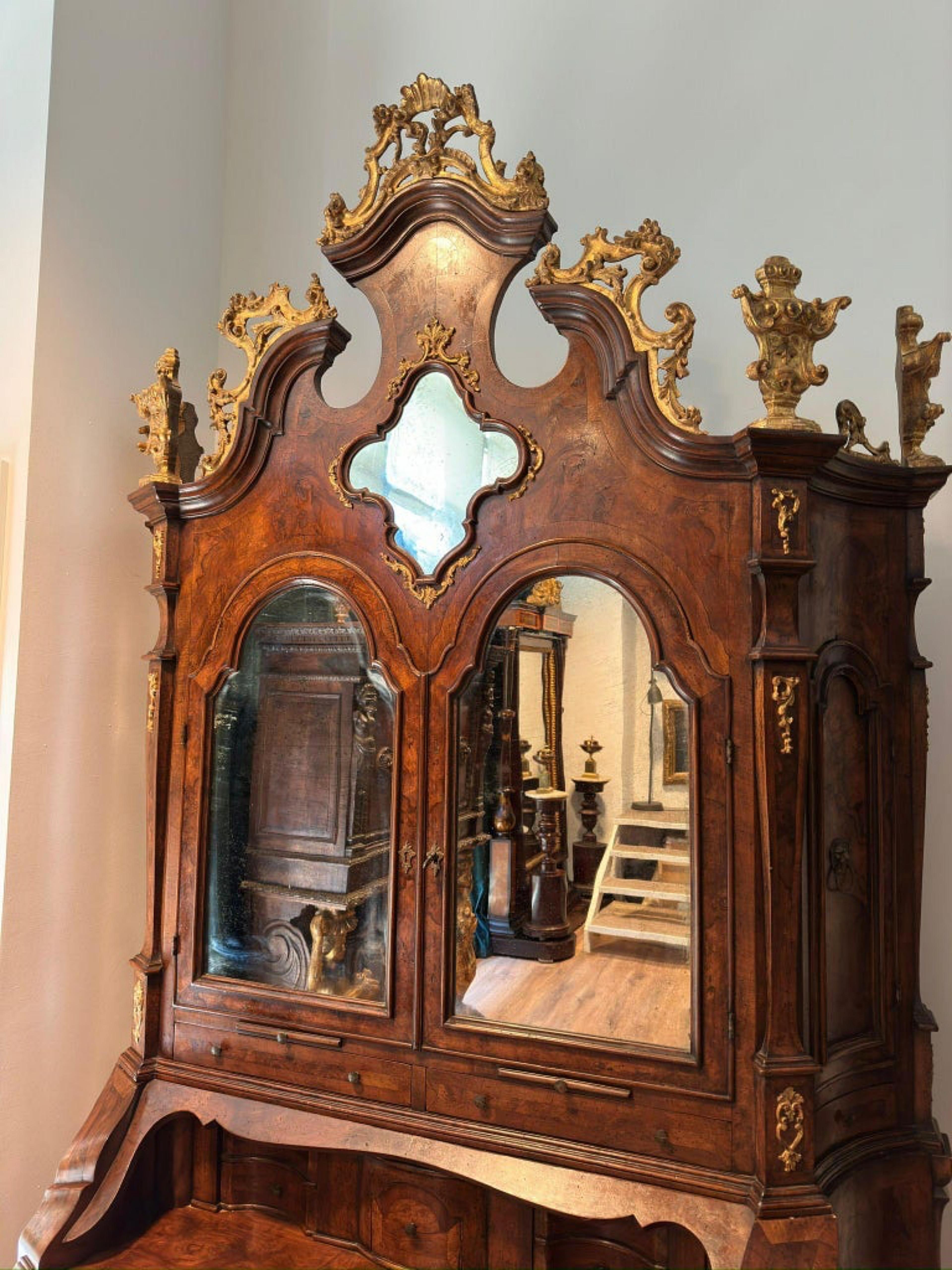 MAGNIFICENT ELEGANT VENETIAN TRUMEAU 19./20. Jahrhundert (Barock) im Angebot