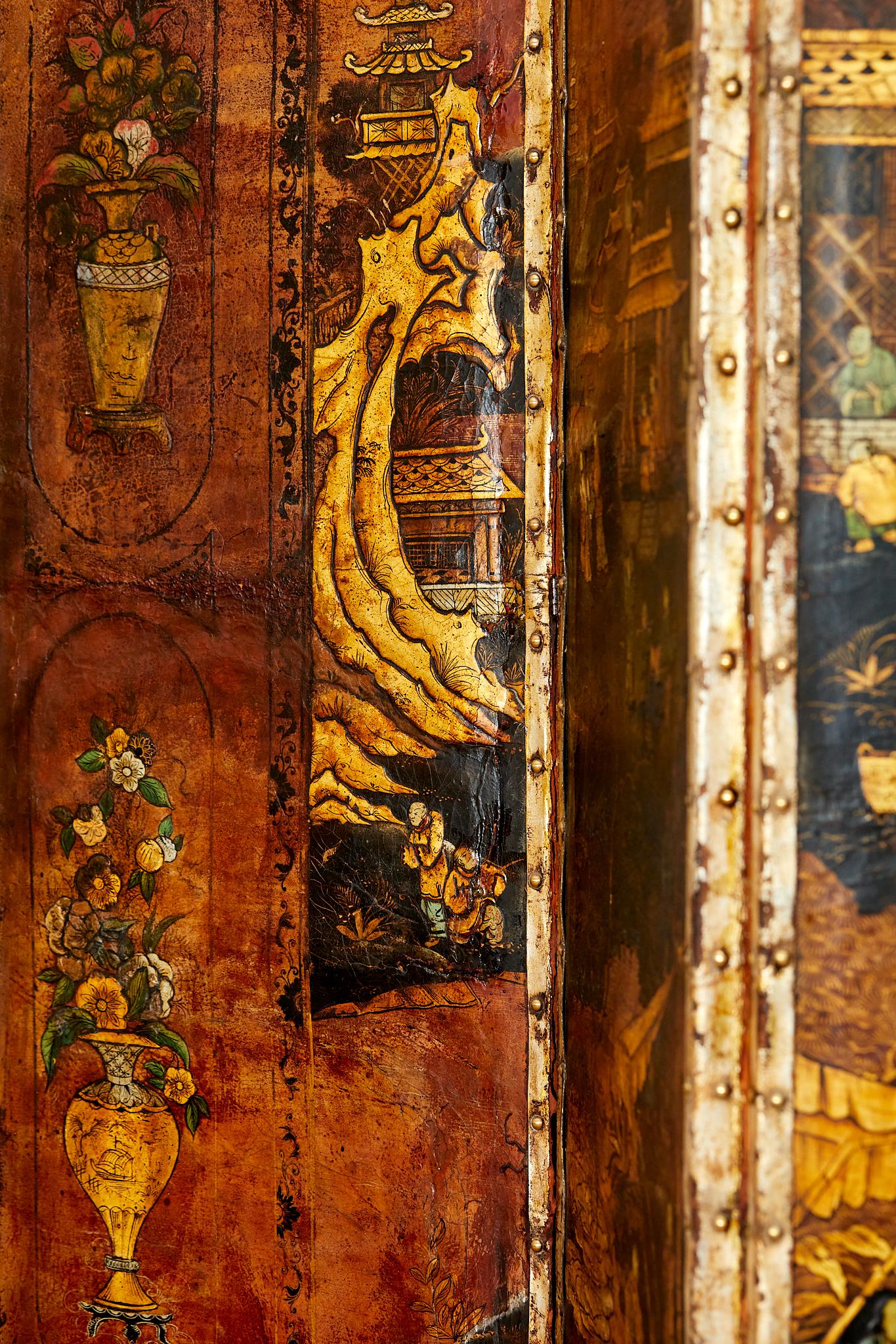 Magnificent embossed leather screen with four-leaf China decoration, circa 1800. 2