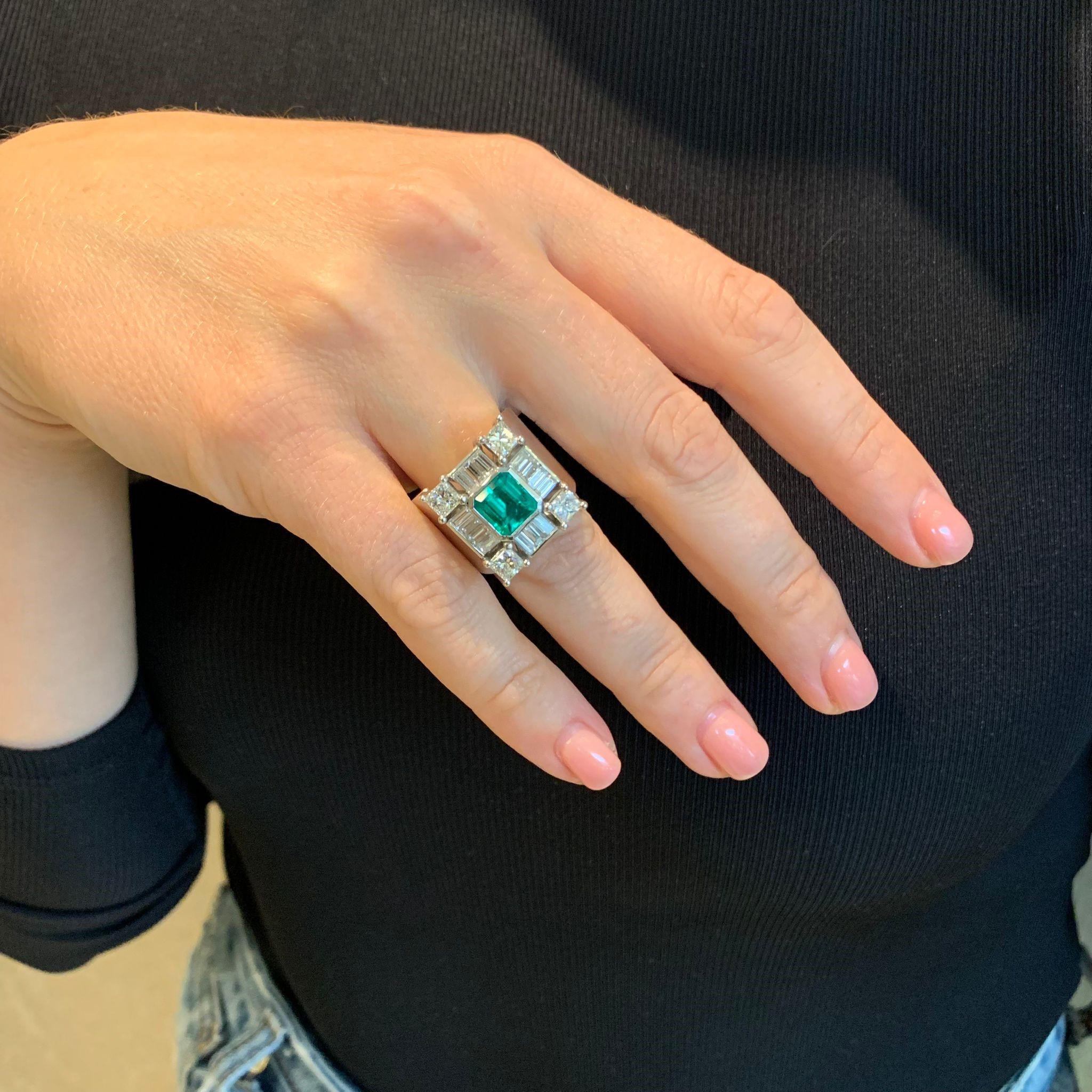 Magnificent Emerald and Diamond Cocktail Ring For Sale 1