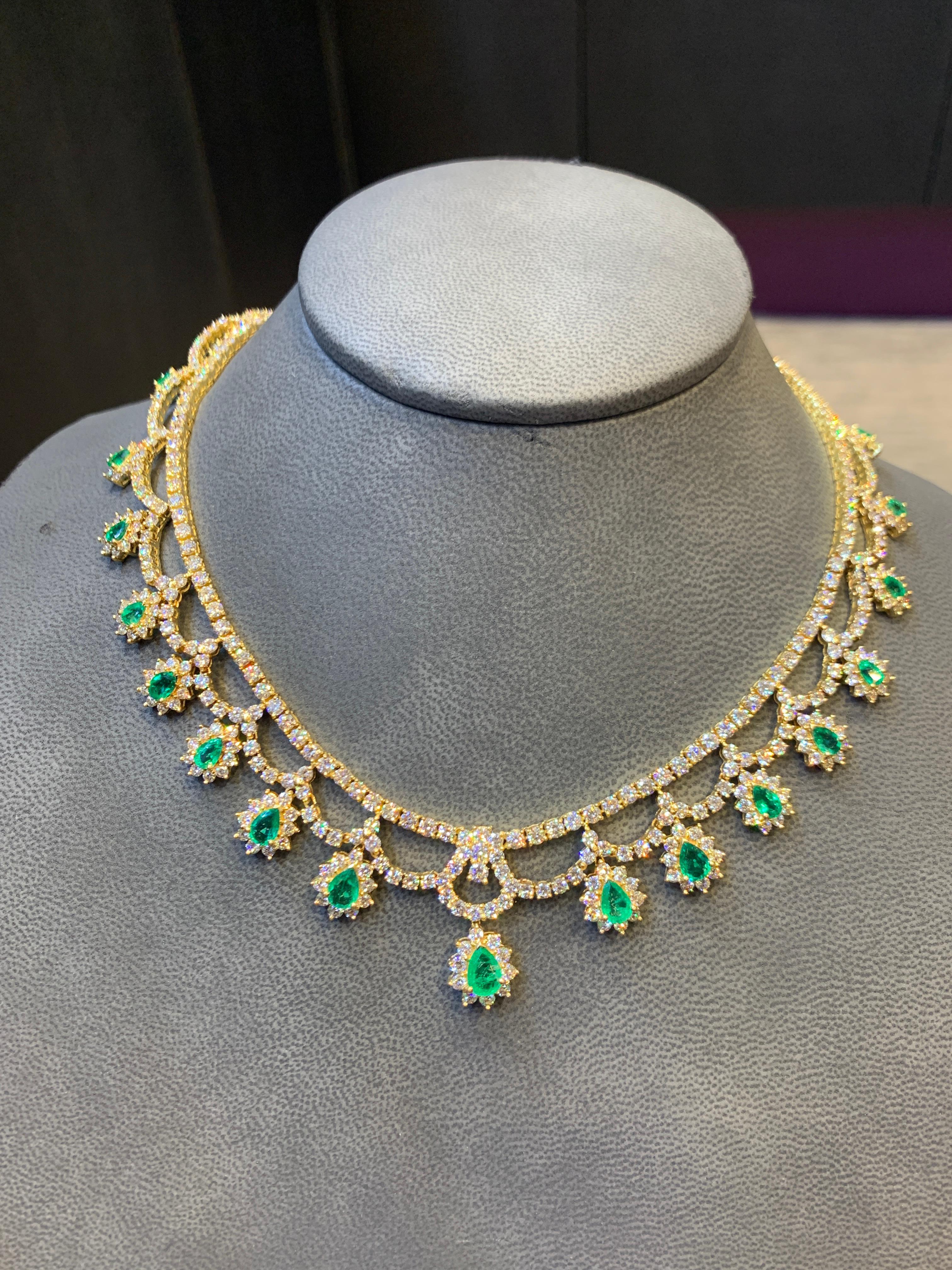 Prächtige Smaragd- und Diamant-Halskette im Zustand „Hervorragend“ im Angebot in New York, NY