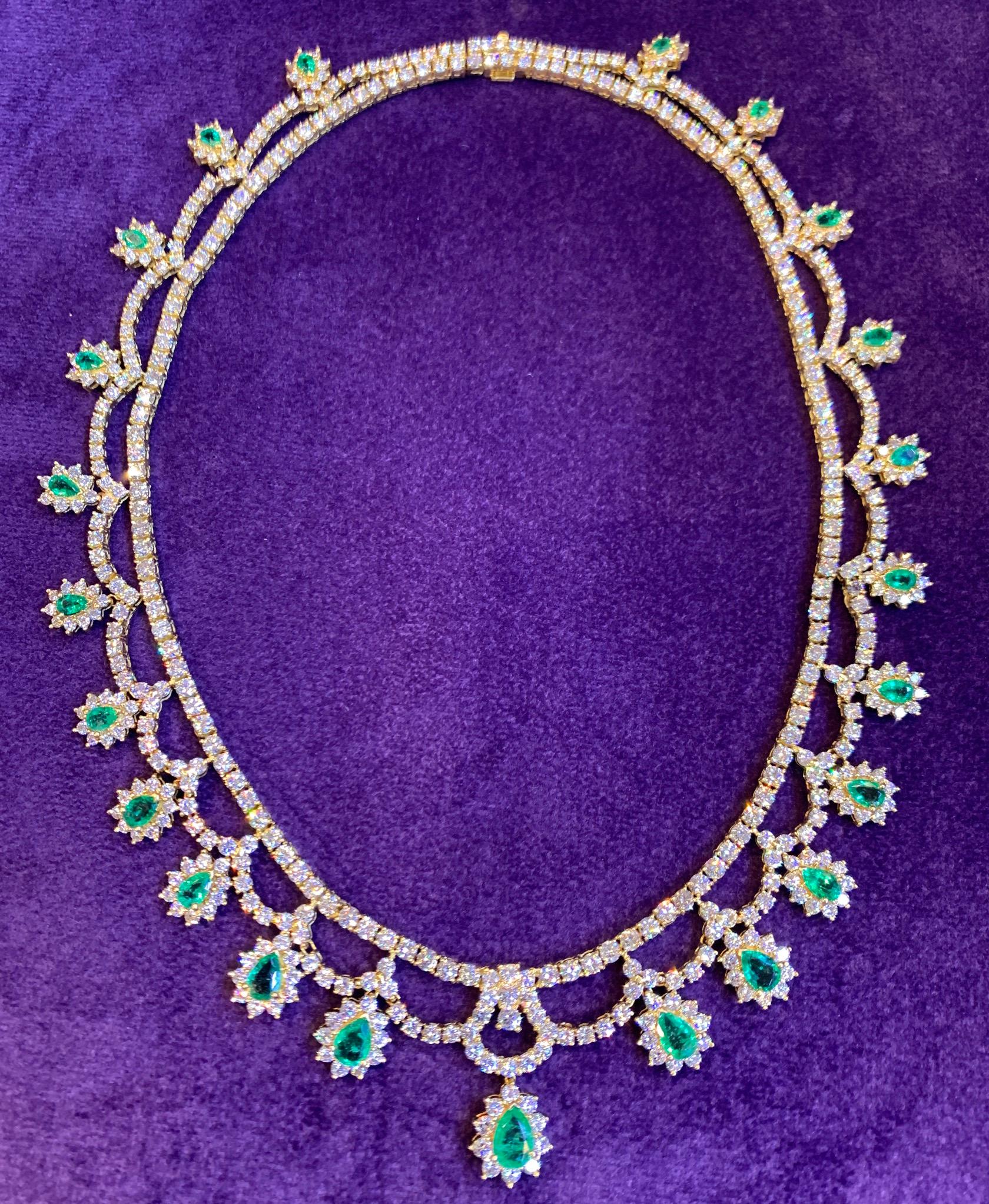 Women's Magnificent Emerald & Diamond Necklace For Sale