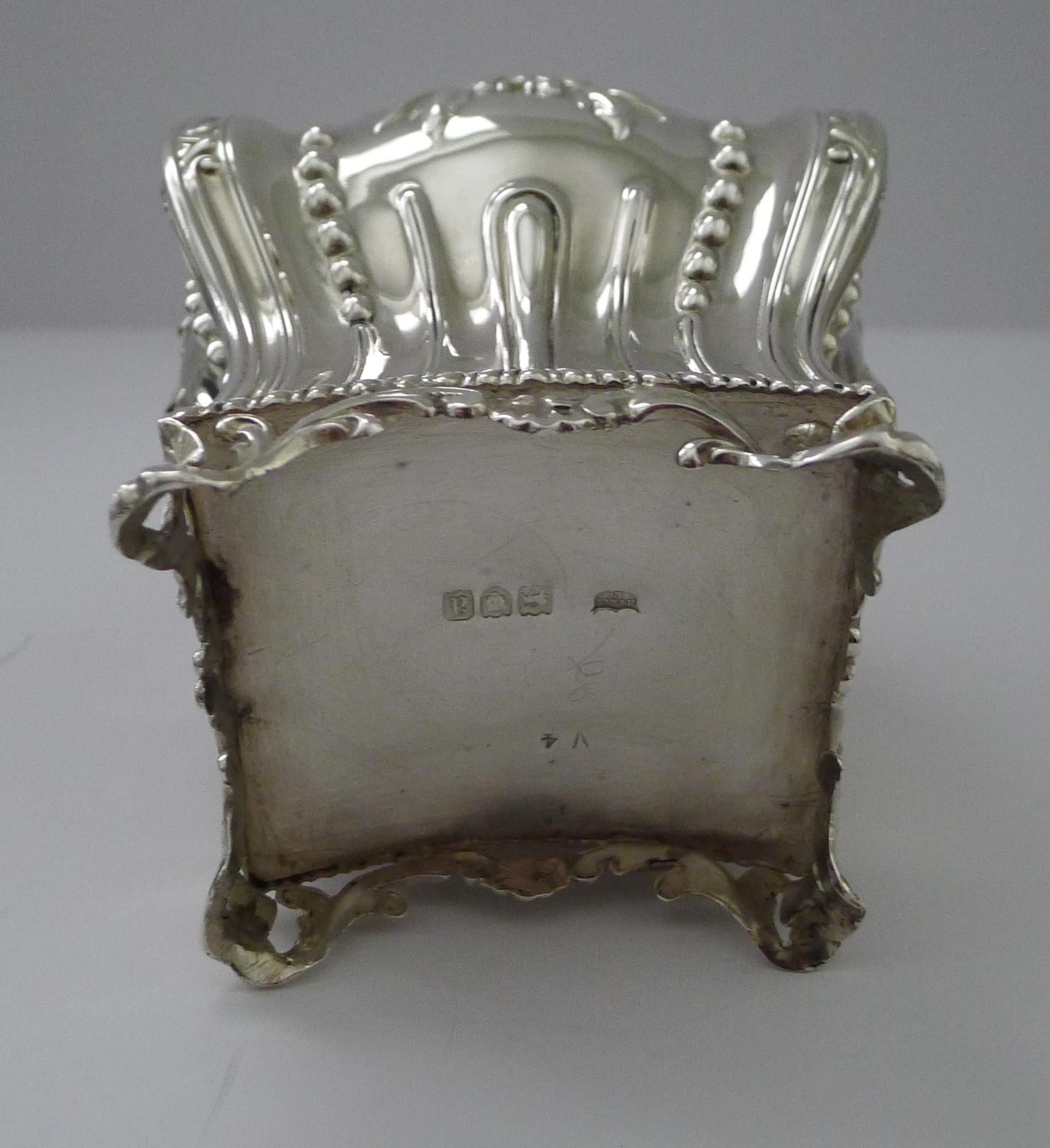 Magnífica caja de té inglesa victoriana de plata de ley - 1896 en venta 3